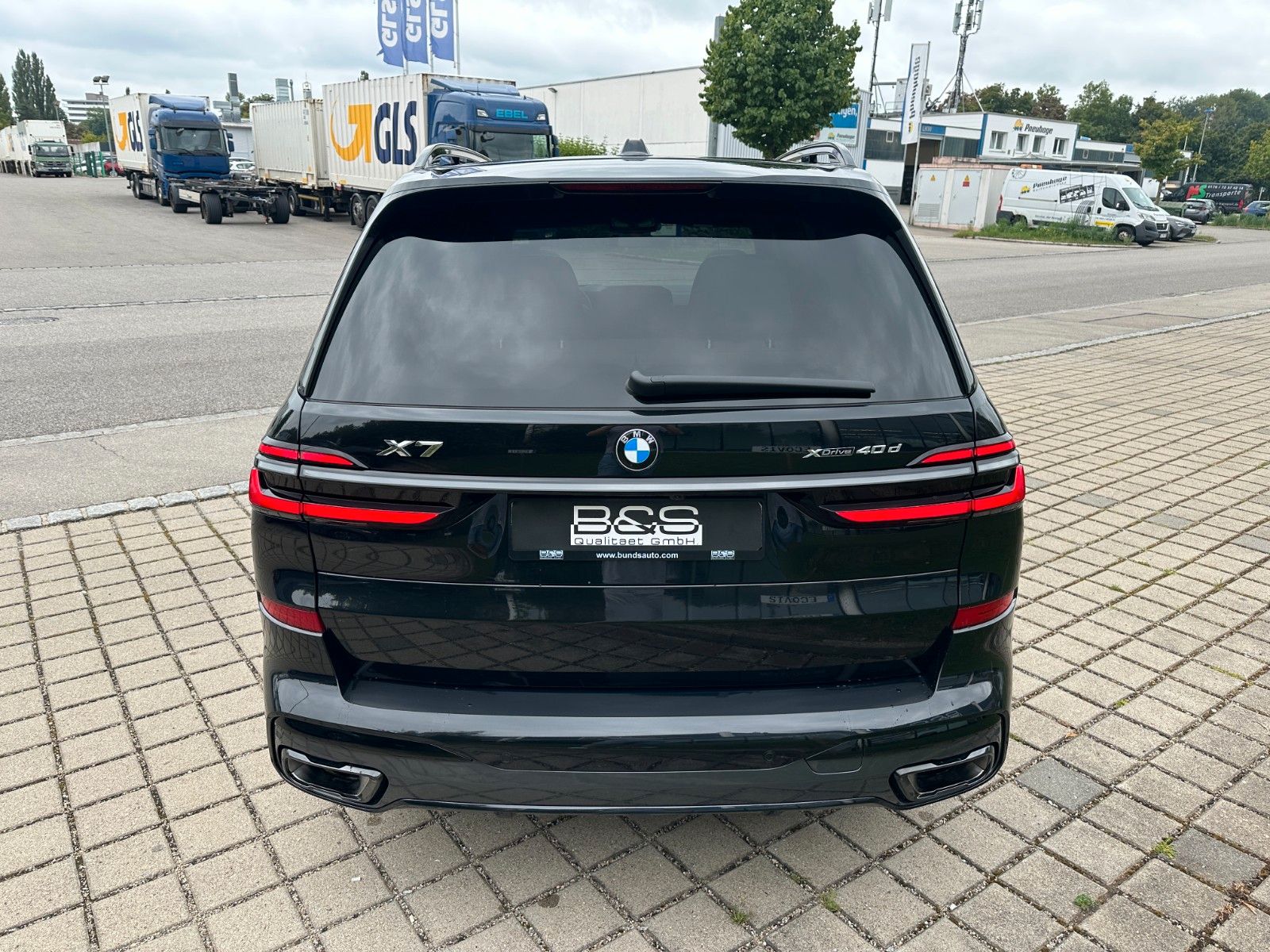 Fahrzeugabbildung BMW X7 xDrive 40d MSport ACC,HUD,SKYL,HARMAN,LUFT...