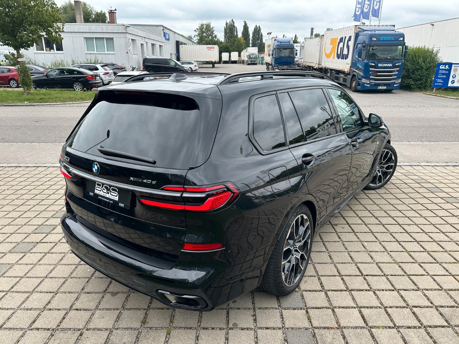 Fahrzeugabbildung BMW X7 xDrive 40d MSport ACC,HUD,SKYL,HARMAN,LUFT...