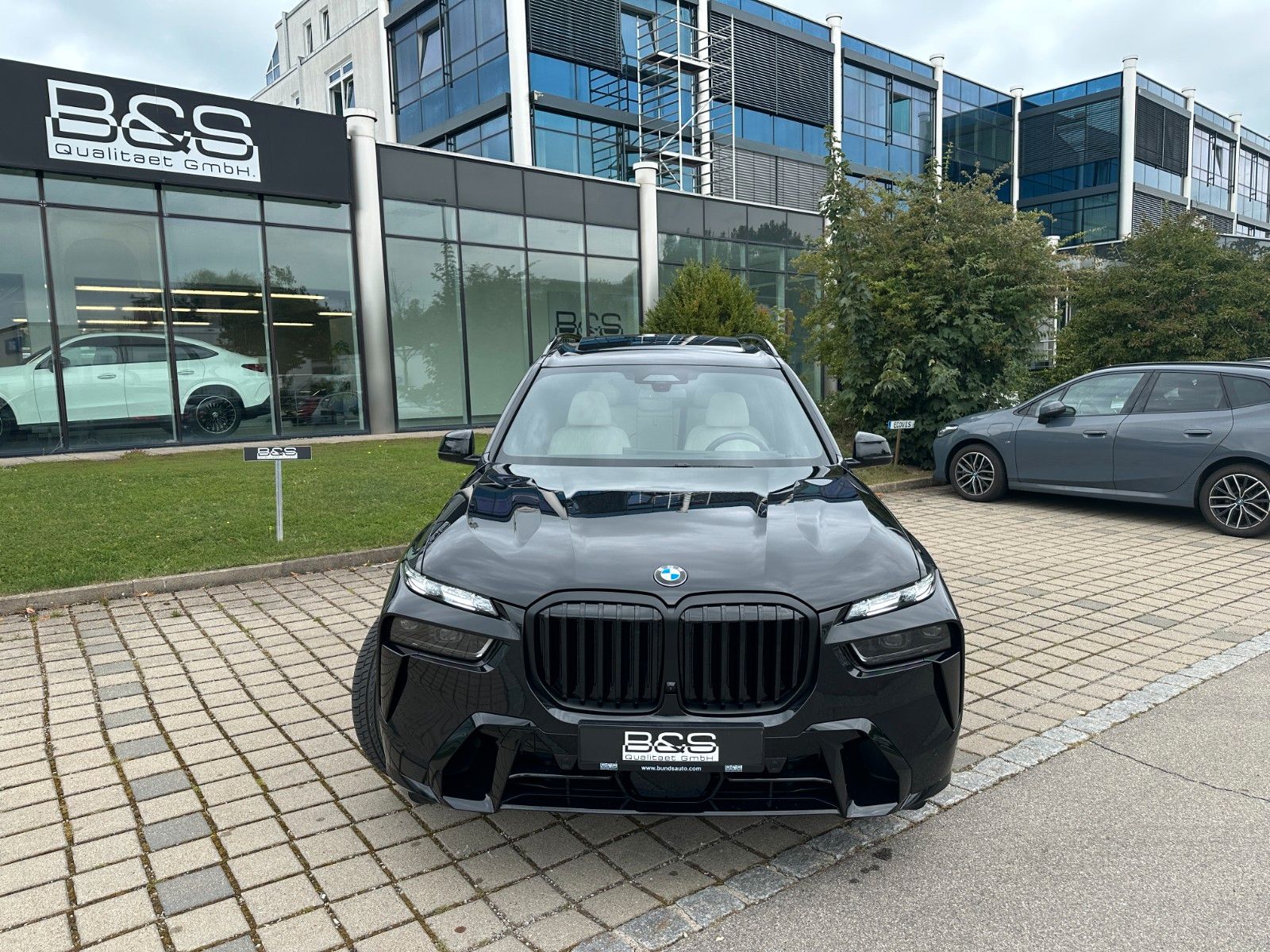 Fahrzeugabbildung BMW X7 xDrive 40d MSport ACC,HUD,SKYL,HARMAN,LUFT...
