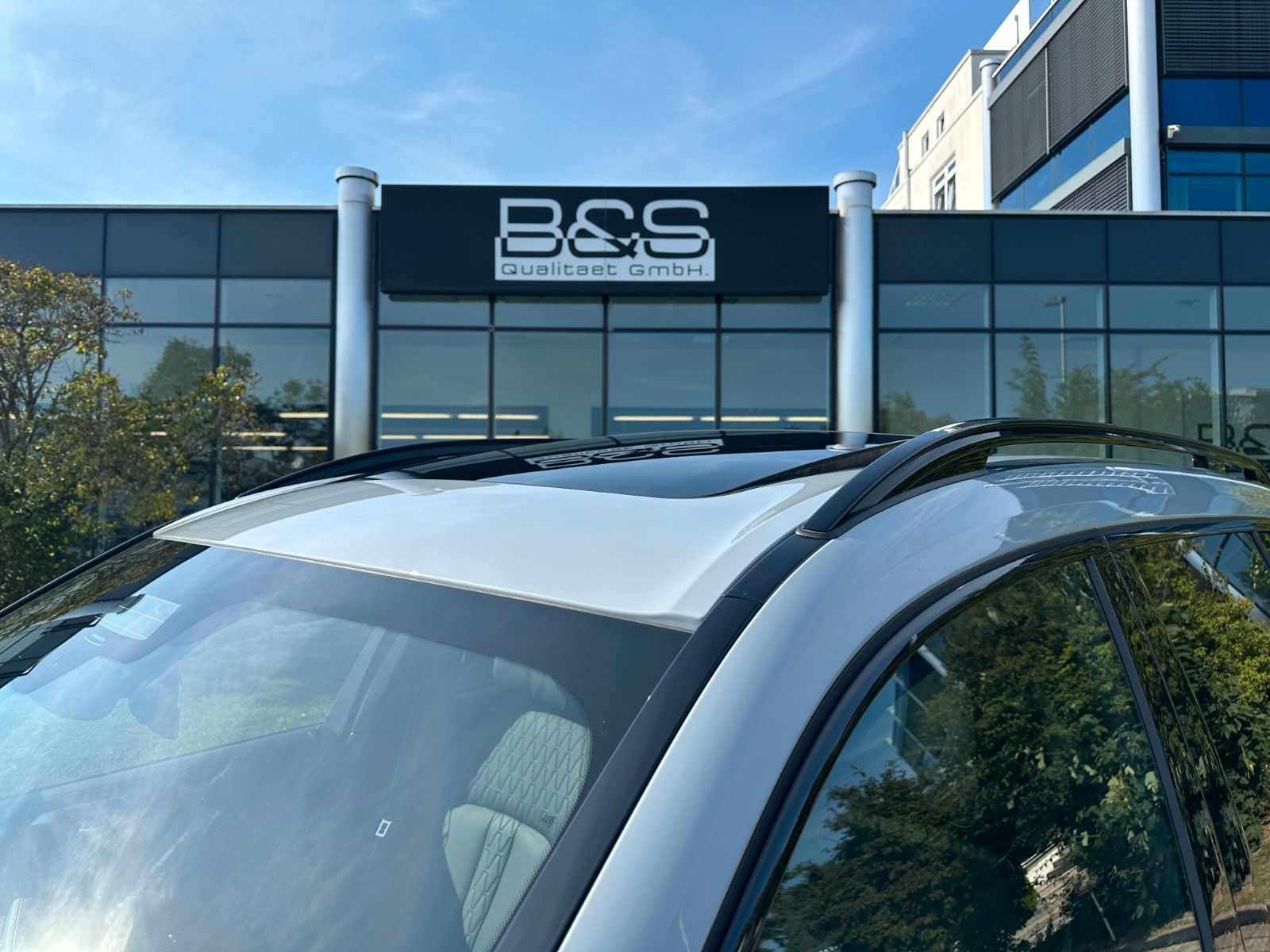 Fahrzeugabbildung BMW X7 xDr 40d M Sport AHK,HUD,SKYL,HARM,LUFT,INTLEN