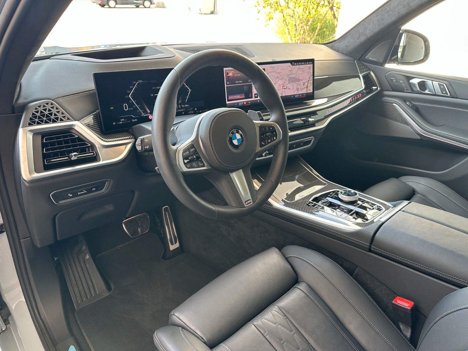 Fahrzeugabbildung BMW X7 xDr 40d M Sport AHK,HUD,SKYL,HARM,LUFT,INTLEN