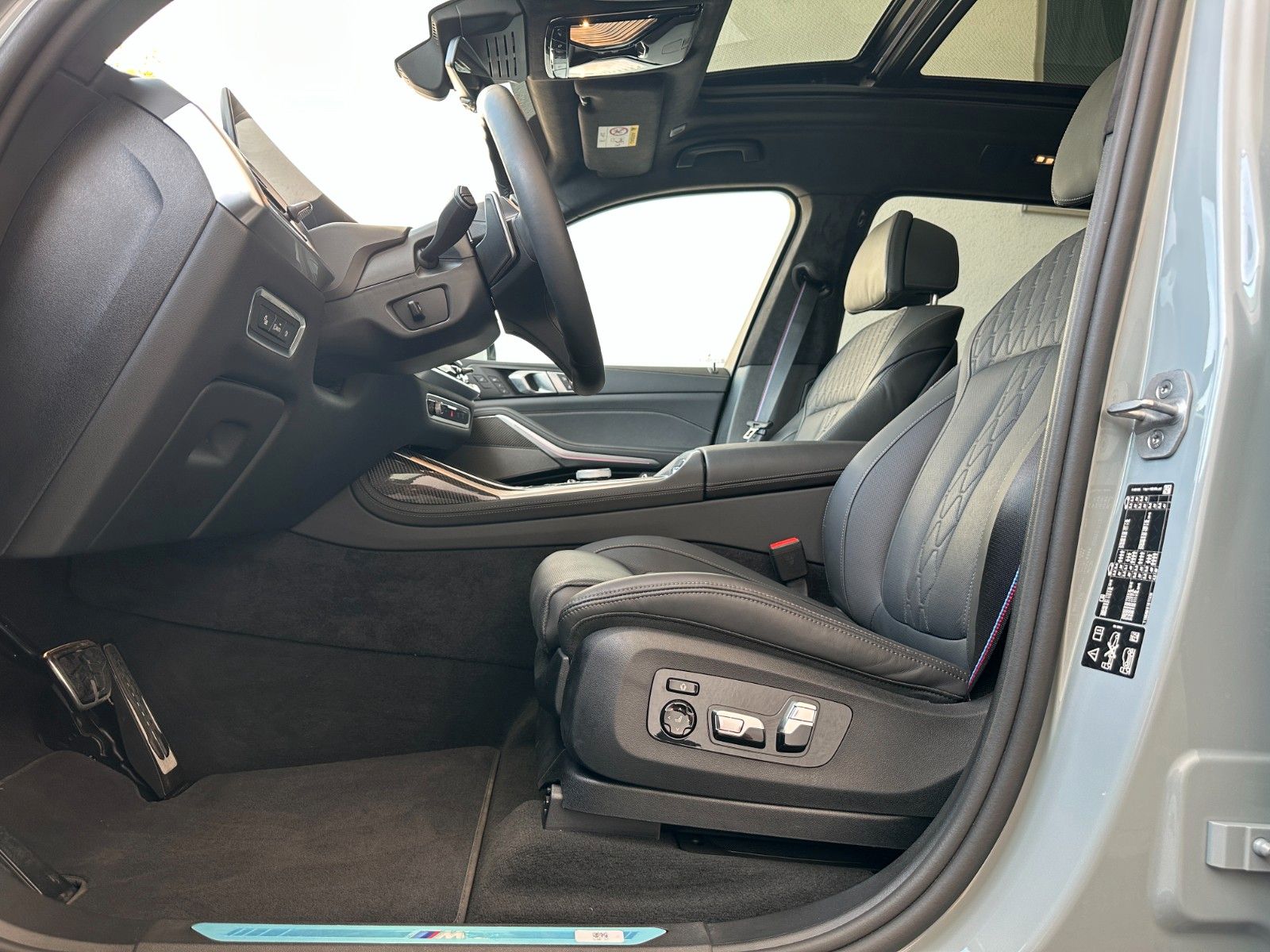Fahrzeugabbildung BMW X7 xDr 40d M Sport AHK,HUD,SKYL,HARM,LUFT,INTLEN