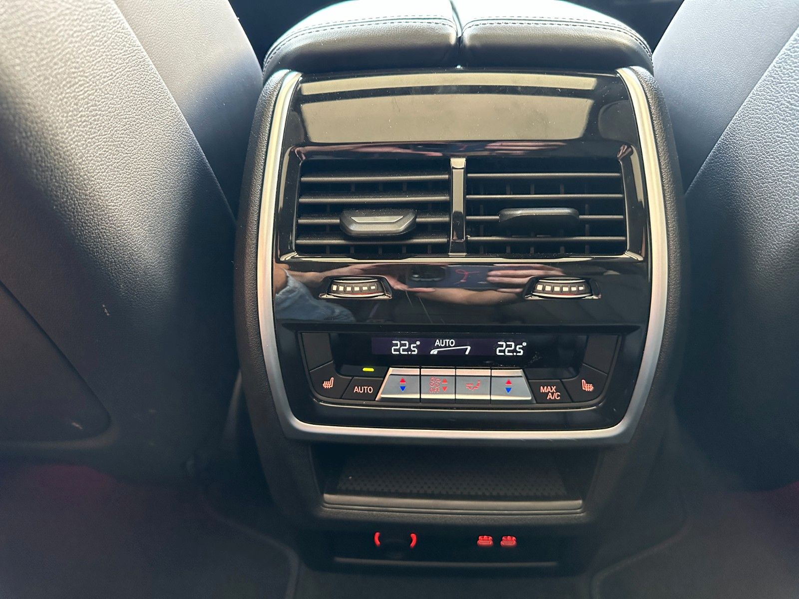 Fahrzeugabbildung BMW X7 xDr 40d M Sport AHK,HUD,SKYL,HARM,LUFT,INTLEN
