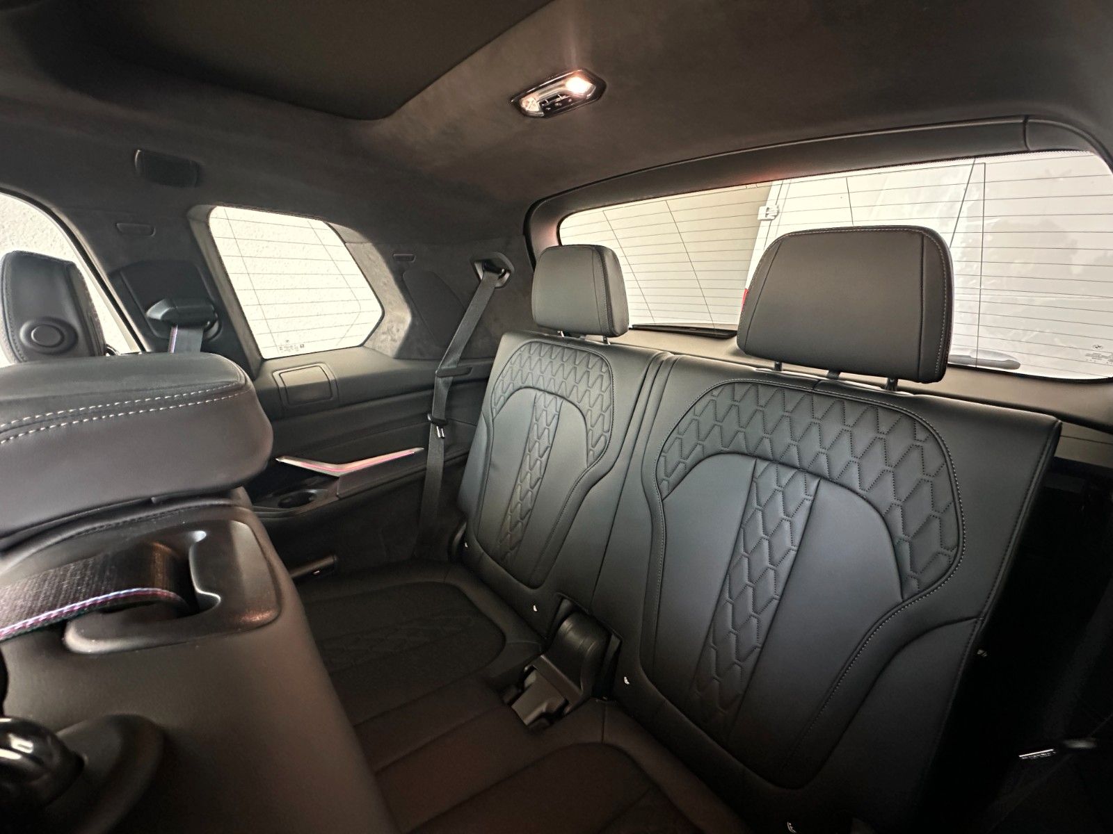 Fahrzeugabbildung BMW X7 xDr 40d M Sport AHK,HUD,SKYL,HARM,LUFT,INTLEN