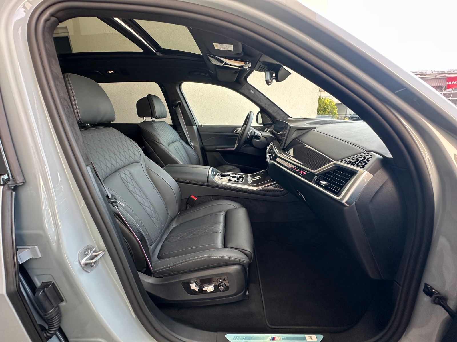 Fahrzeugabbildung BMW X7 xDr 40d M Sport AHK,HUD,SKYL,HARM,LUFT,INTLEN
