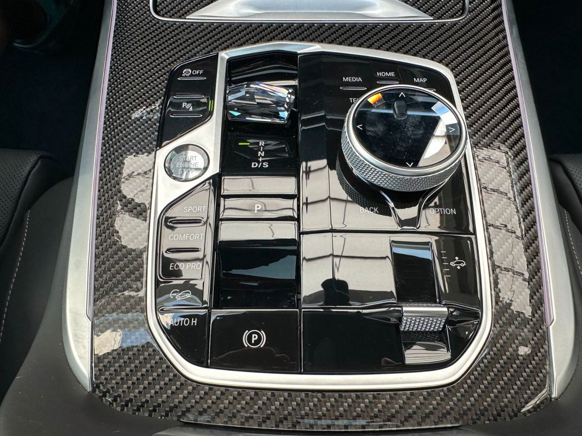 Fahrzeugabbildung BMW X7 xDr 40d M Sport AHK,HUD,SKYL,HARM,LUFT,INTLEN
