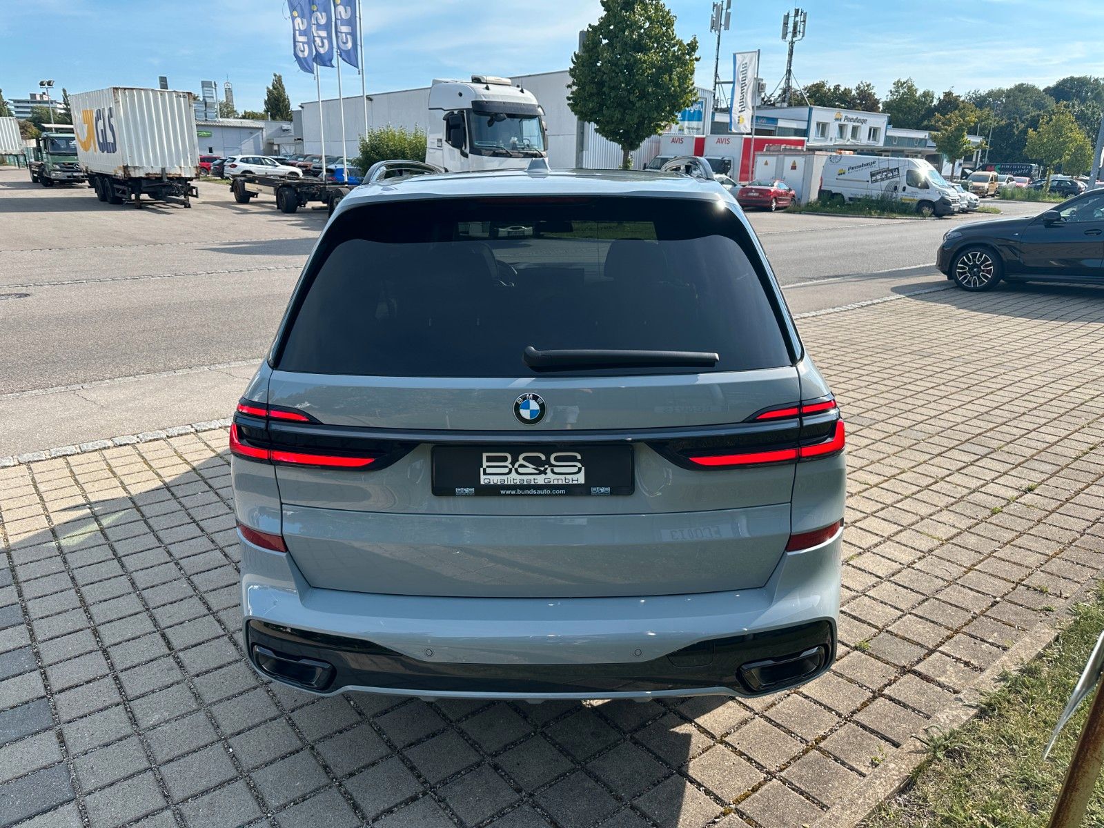 Fahrzeugabbildung BMW X7 xDr 40d M Sport AHK,HUD,SKYL,HARM,LUFT,INTLEN