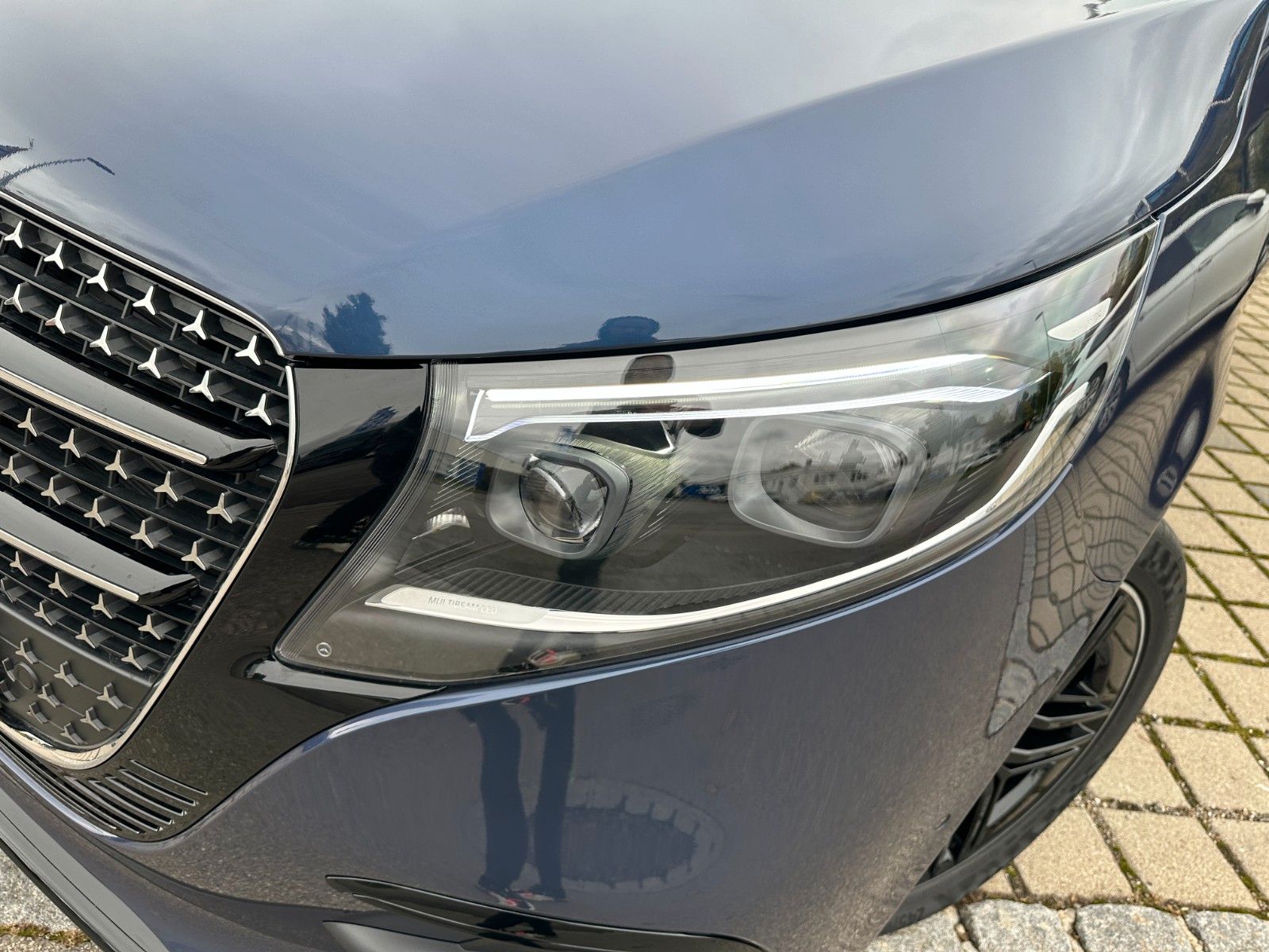 Fahrzeugabbildung Mercedes-Benz V300d 4MATIC EXCLUSIVE lang DISTR,BURM,PANO,AHK.