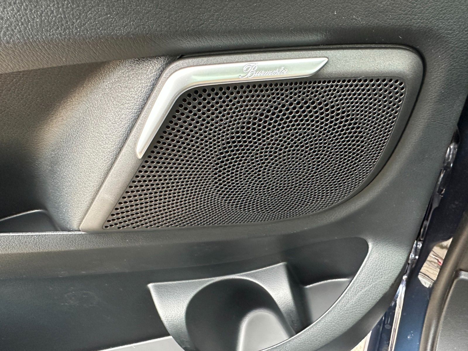 Fahrzeugabbildung Mercedes-Benz V300d 4MATIC EXCLUSIVE lang DISTR,BURM,PANO,AHK.
