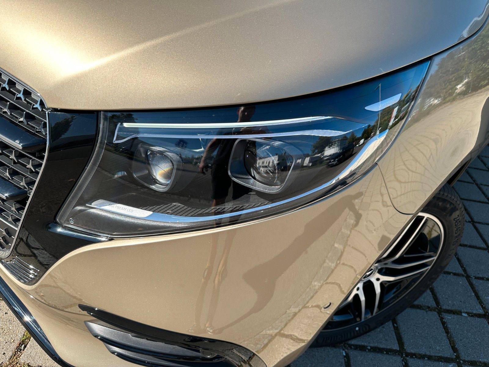 Fahrzeugabbildung Mercedes-Benz V300d 4MATIC EXCLUSIVE lang DISTR,PANO,BURM,LUFT