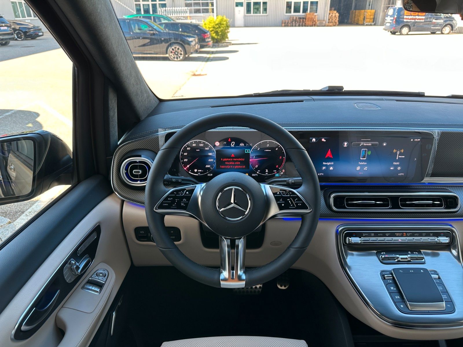 Fahrzeugabbildung Mercedes-Benz V300d 4MATIC EXCLUSIVE lang DISTR,PANO,BURM,LUFT