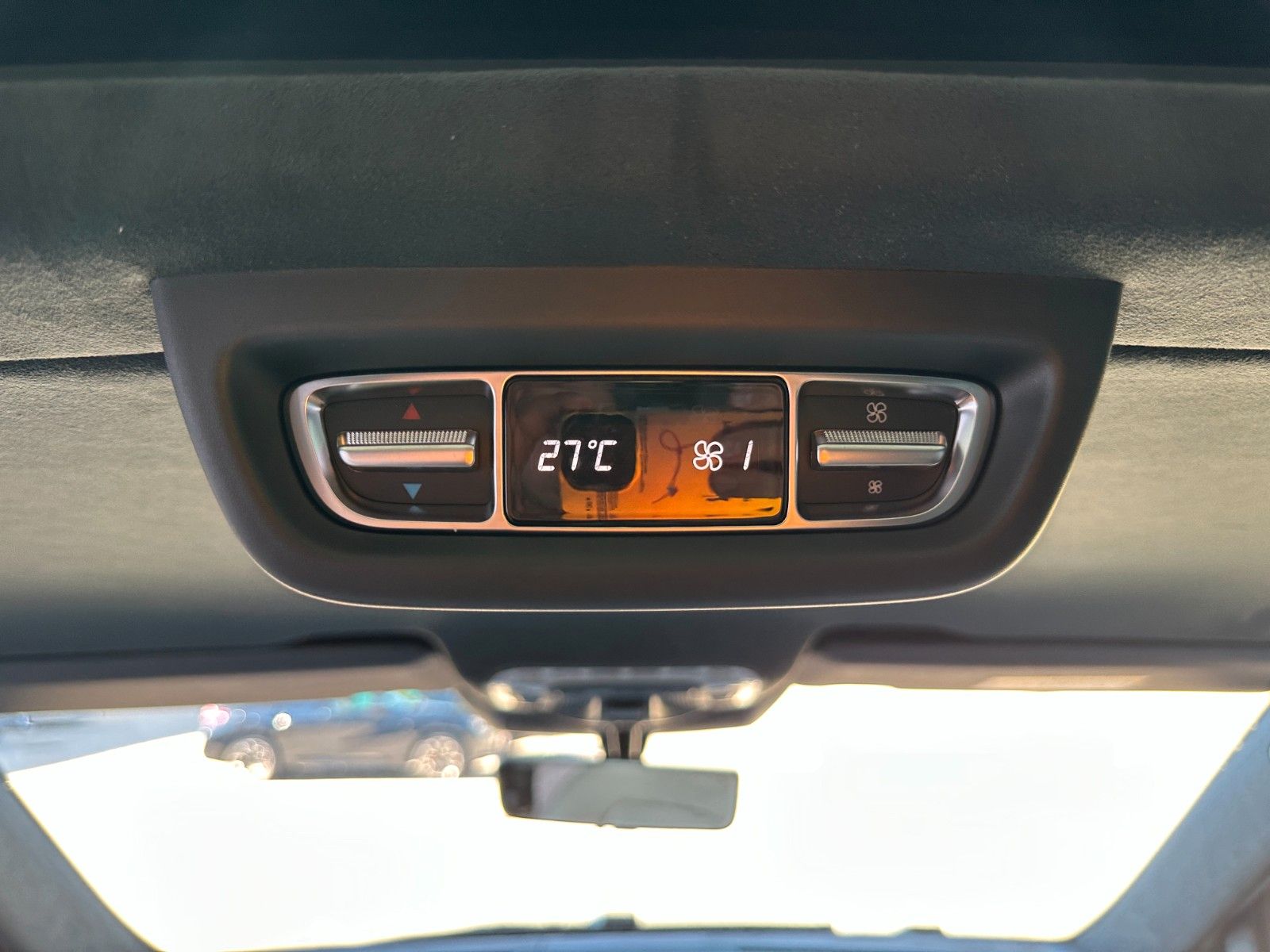 Fahrzeugabbildung Mercedes-Benz V300d 4MATIC EXCLUSIVE lang DISTR,PANO,BURM,LUFT