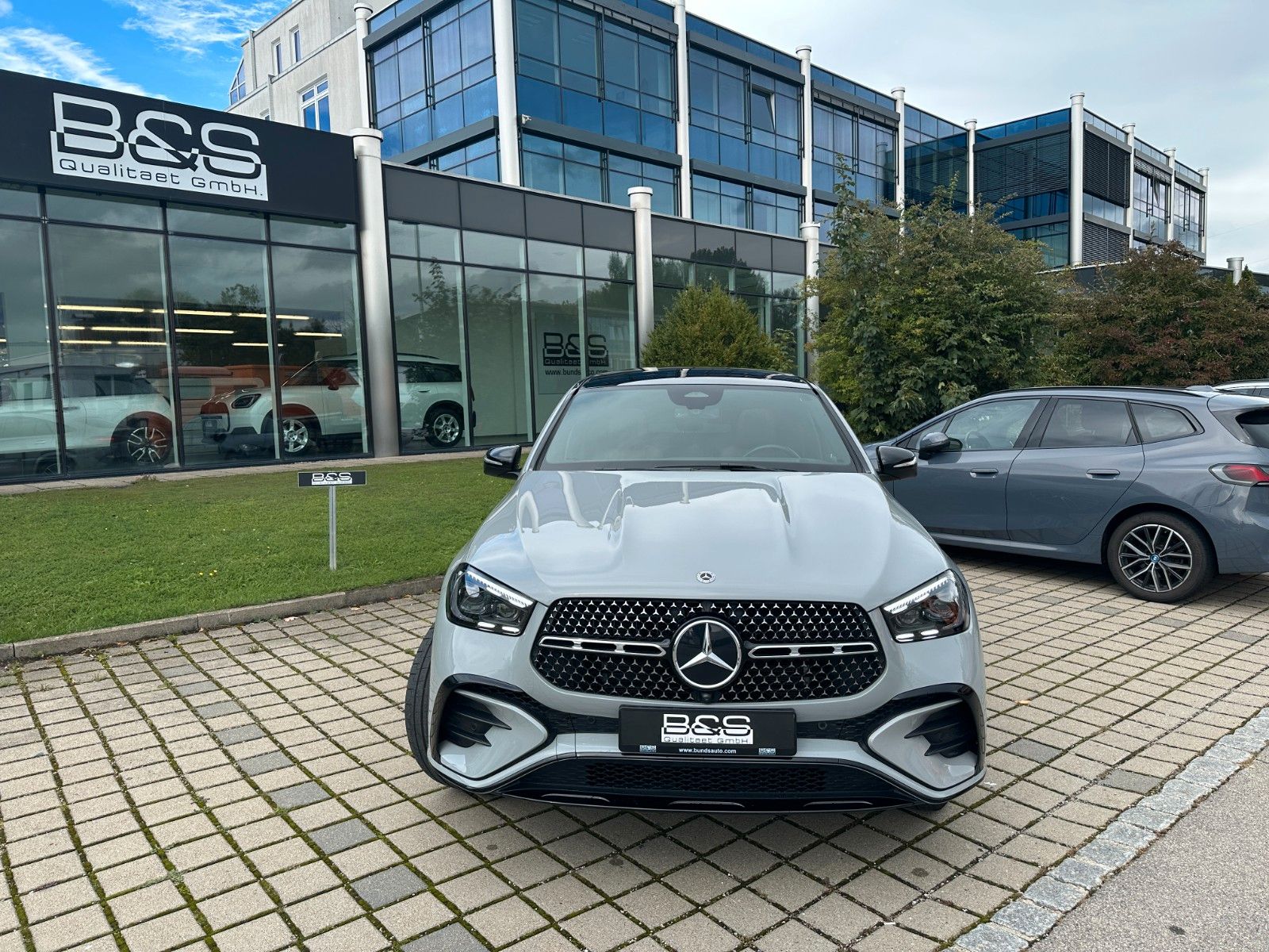 Fahrzeugabbildung Mercedes-Benz GLE 450d 4Matic Coupe AMG DISTR,HUD,PANO,LUFT,..