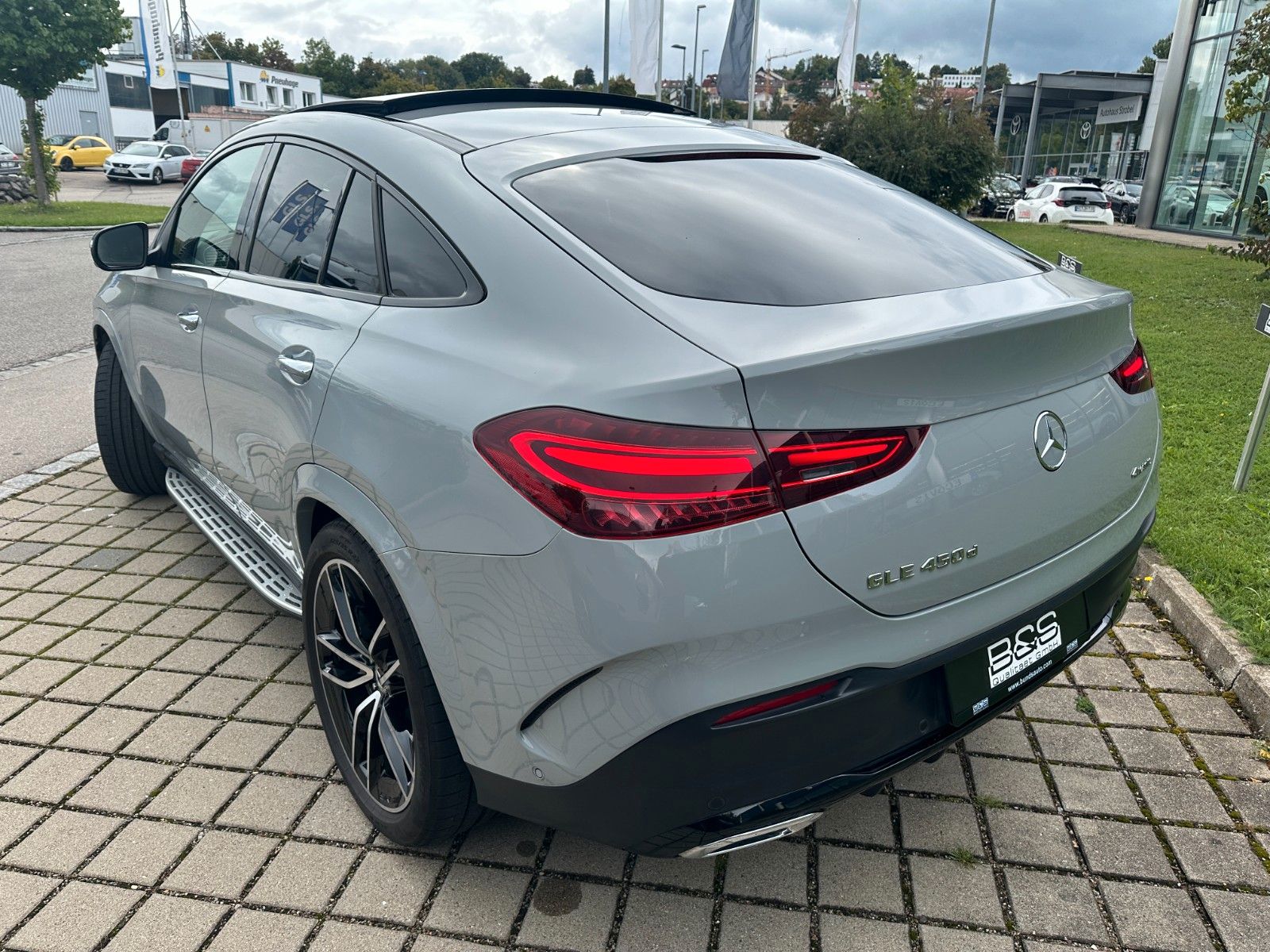 Fahrzeugabbildung Mercedes-Benz GLE 450d 4Matic Coupe AMG DISTR,HUD,PANO,LUFT,..