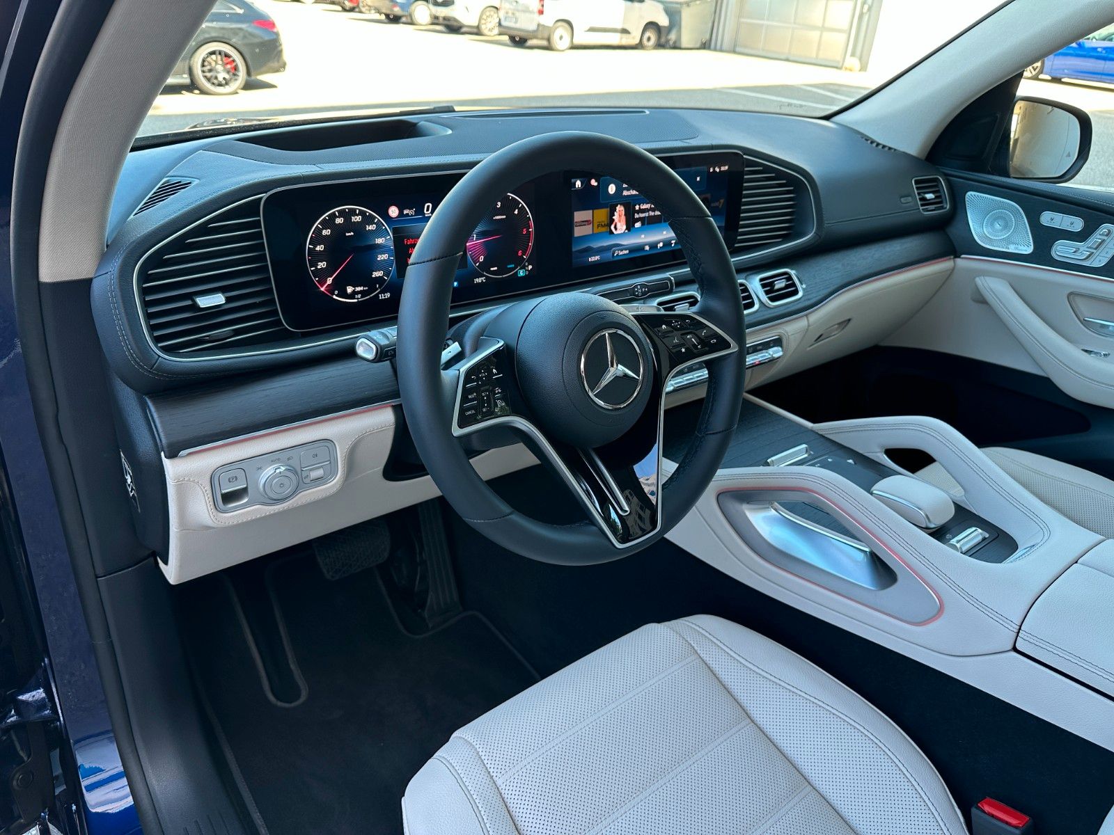 Fahrzeugabbildung Mercedes-Benz GLE 450d 4Matic AMG DISTR,HUD,PANO,LUFT,BURM,AHK