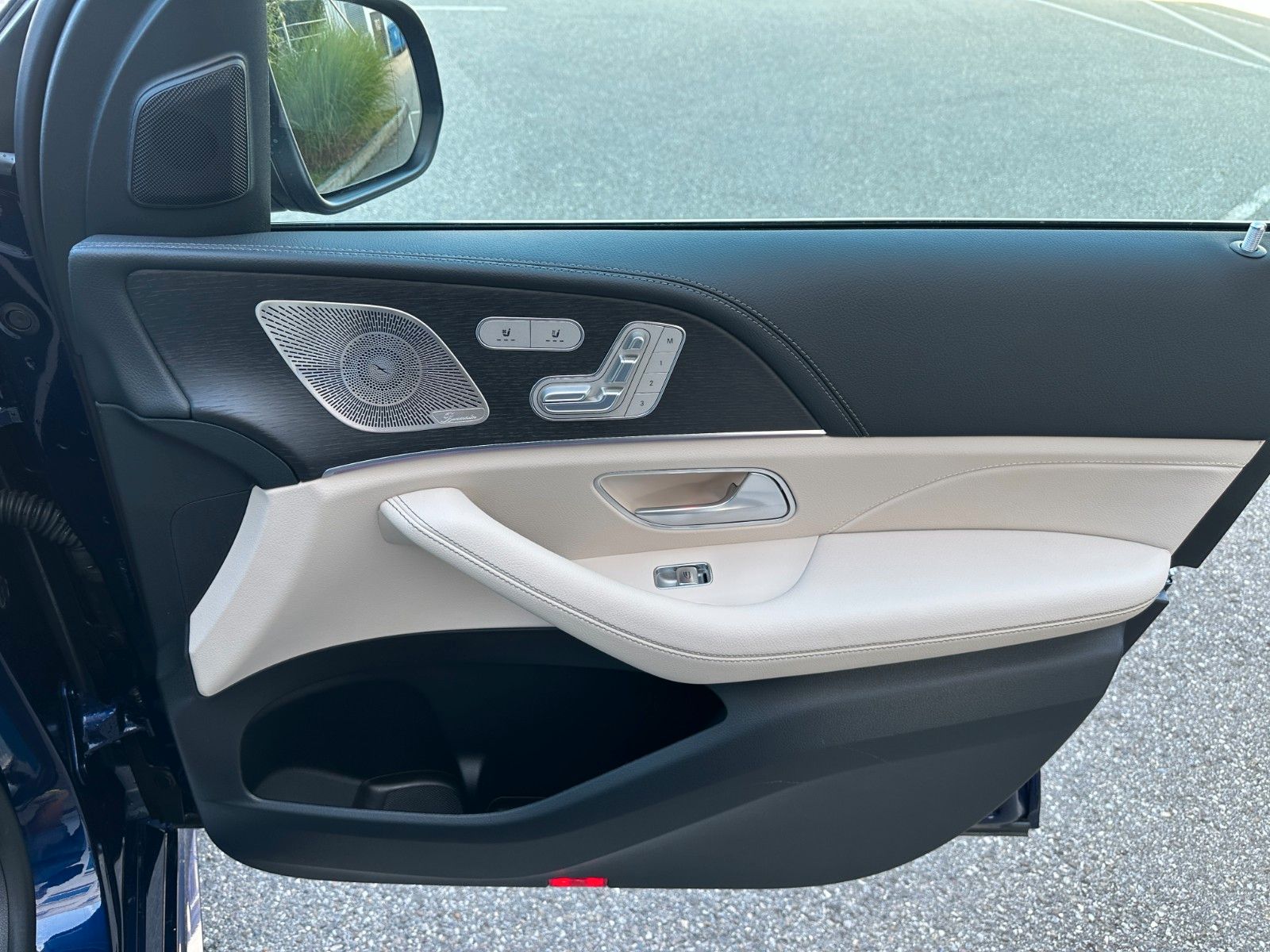 Fahrzeugabbildung Mercedes-Benz GLE 450d 4Matic AMG DISTR,HUD,PANO,LUFT,BURM,AHK