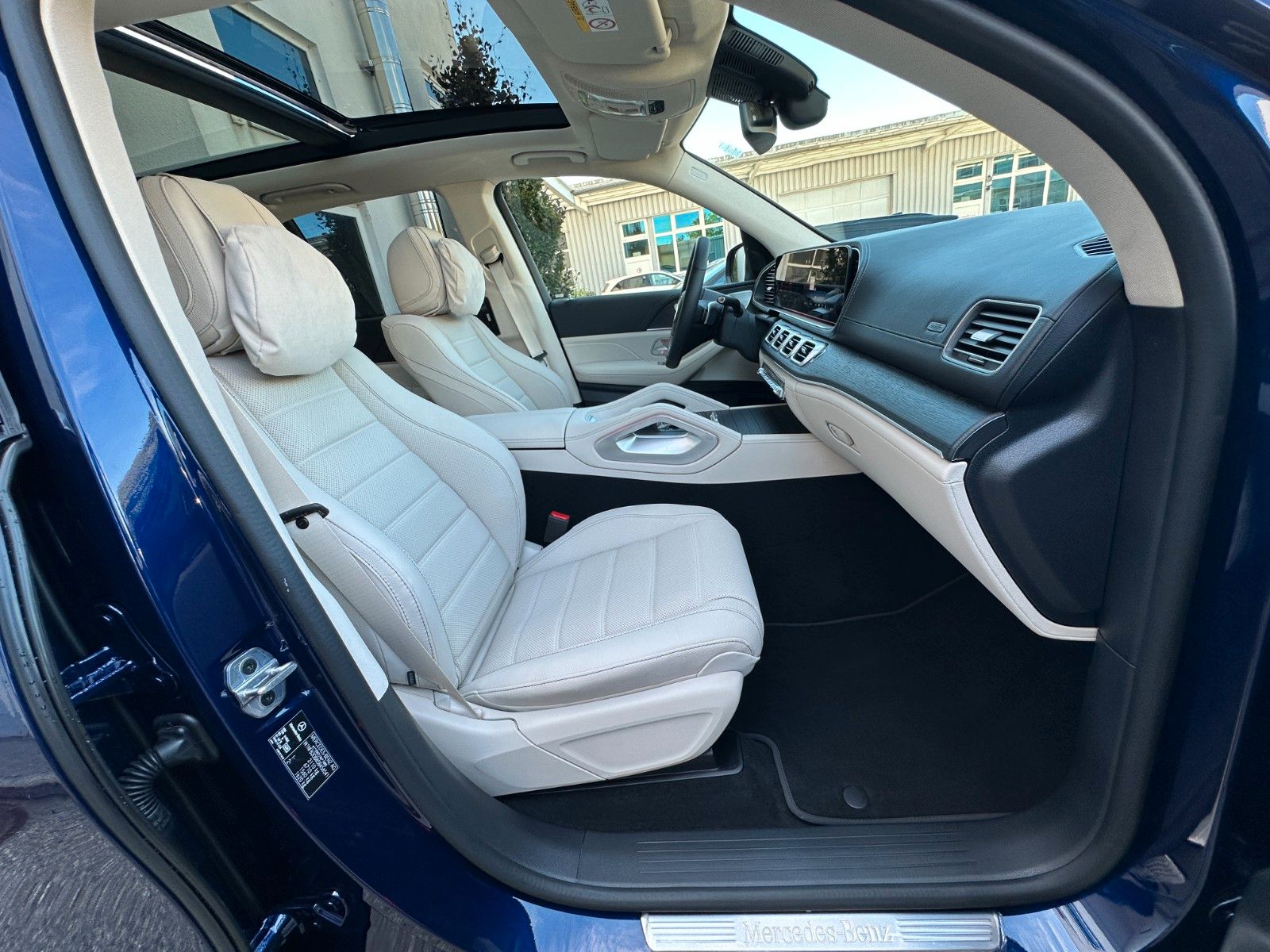 Fahrzeugabbildung Mercedes-Benz GLE 450d 4Matic AMG DISTR,HUD,PANO,LUFT,BURM,AHK