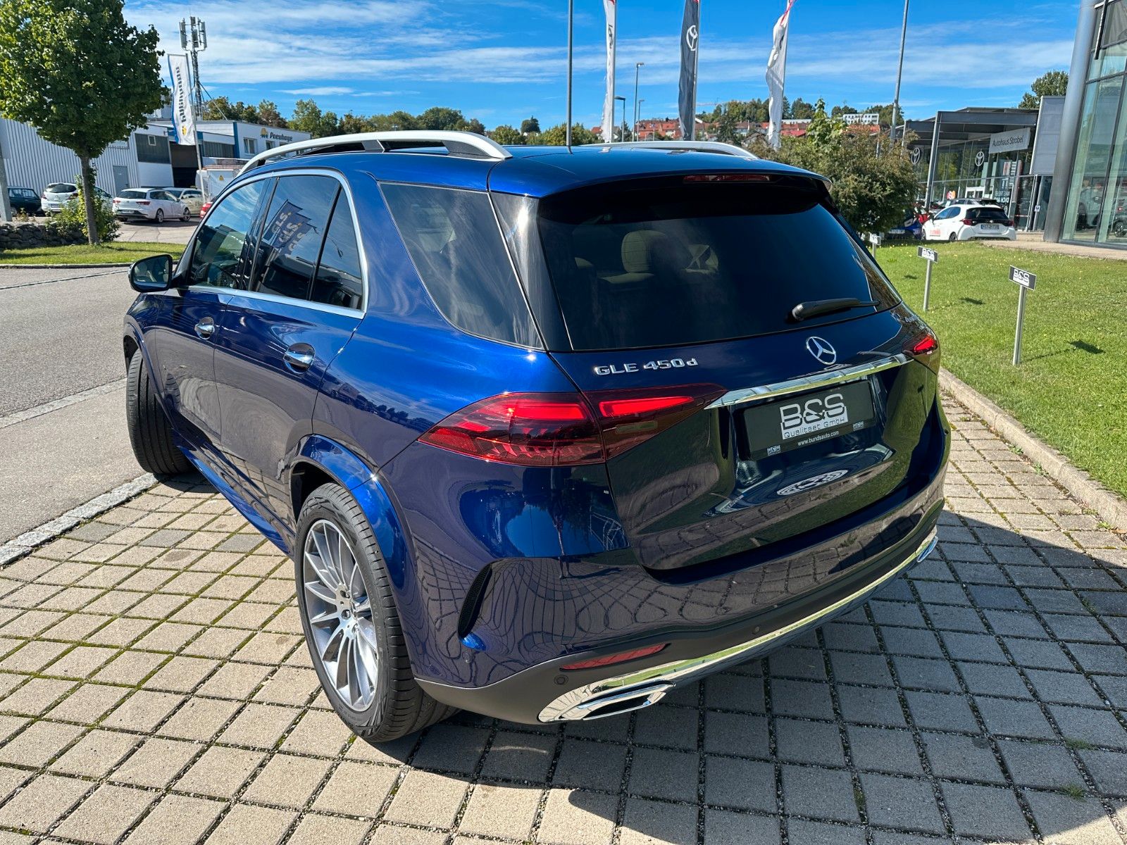 Fahrzeugabbildung Mercedes-Benz GLE 450d 4Matic AMG DISTR,HUD,PANO,LUFT,BURM,AHK