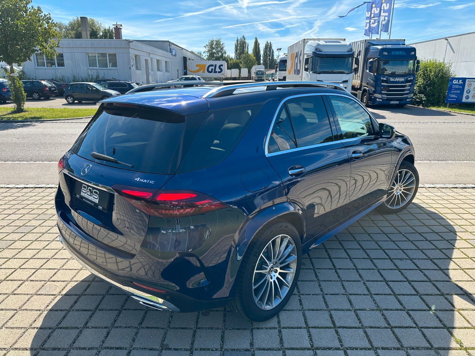 Fahrzeugabbildung Mercedes-Benz GLE 450d 4Matic AMG DISTR,HUD,PANO,LUFT,BURM,AHK