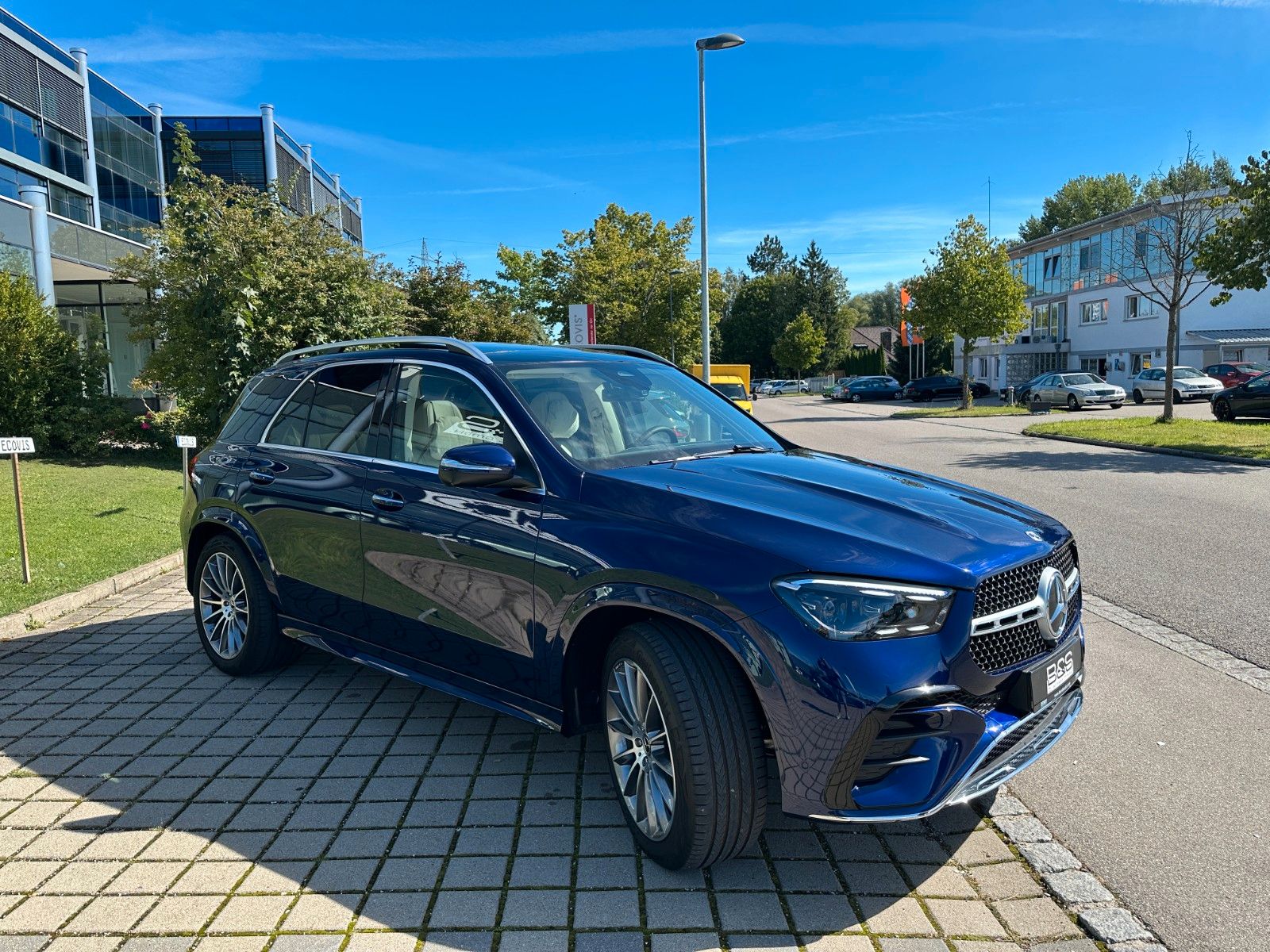 Fahrzeugabbildung Mercedes-Benz GLE 450d 4Matic AMG DISTR,HUD,PANO,LUFT,BURM,AHK