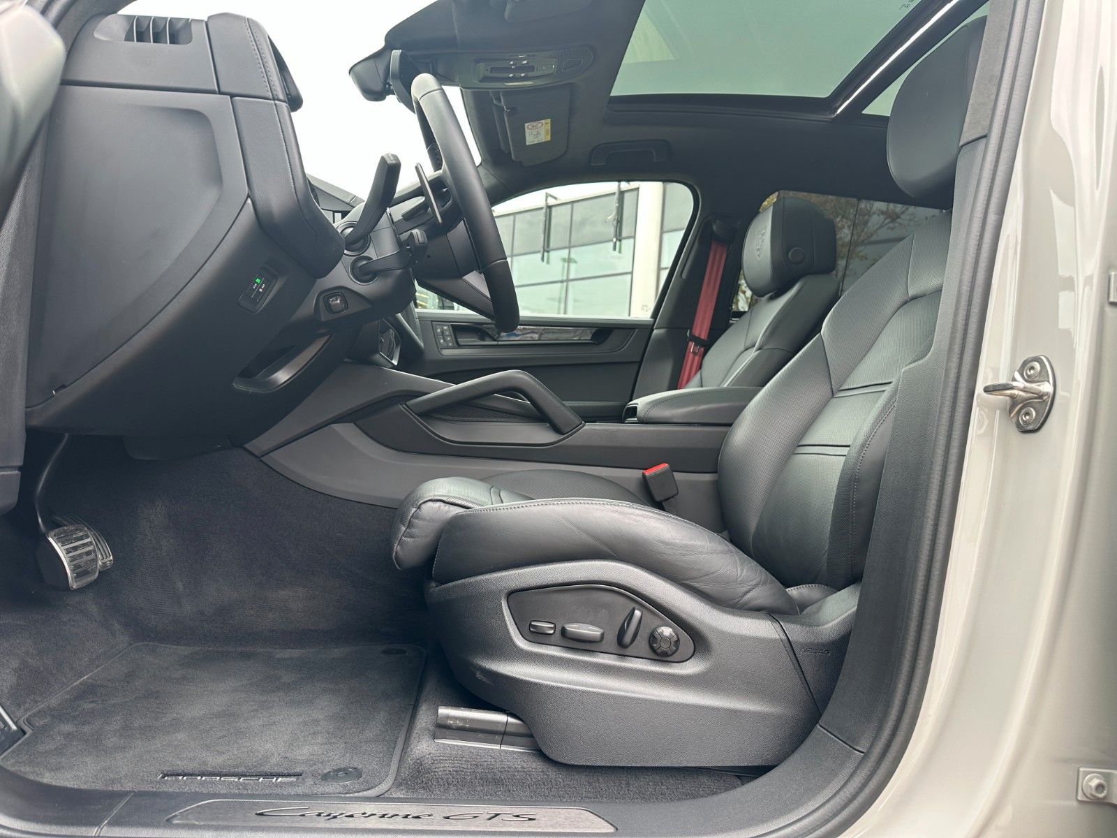 Fahrzeugabbildung Porsche Cayenne GTS ACC,PANO,BOSE,LUFT,AHK,SPORTCRP,Usw