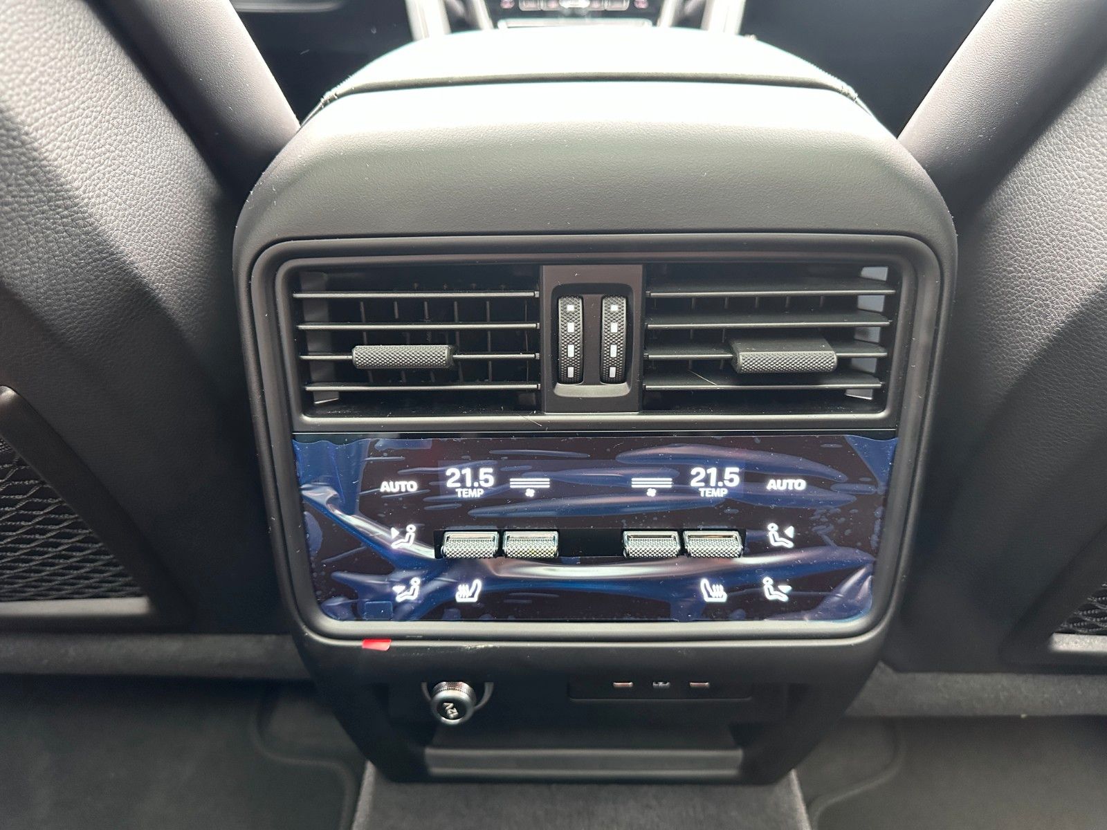 Fahrzeugabbildung Porsche Cayenne GTS ACC,PANO,BOSE,LUFT,AHK,SPORTCRP,Usw