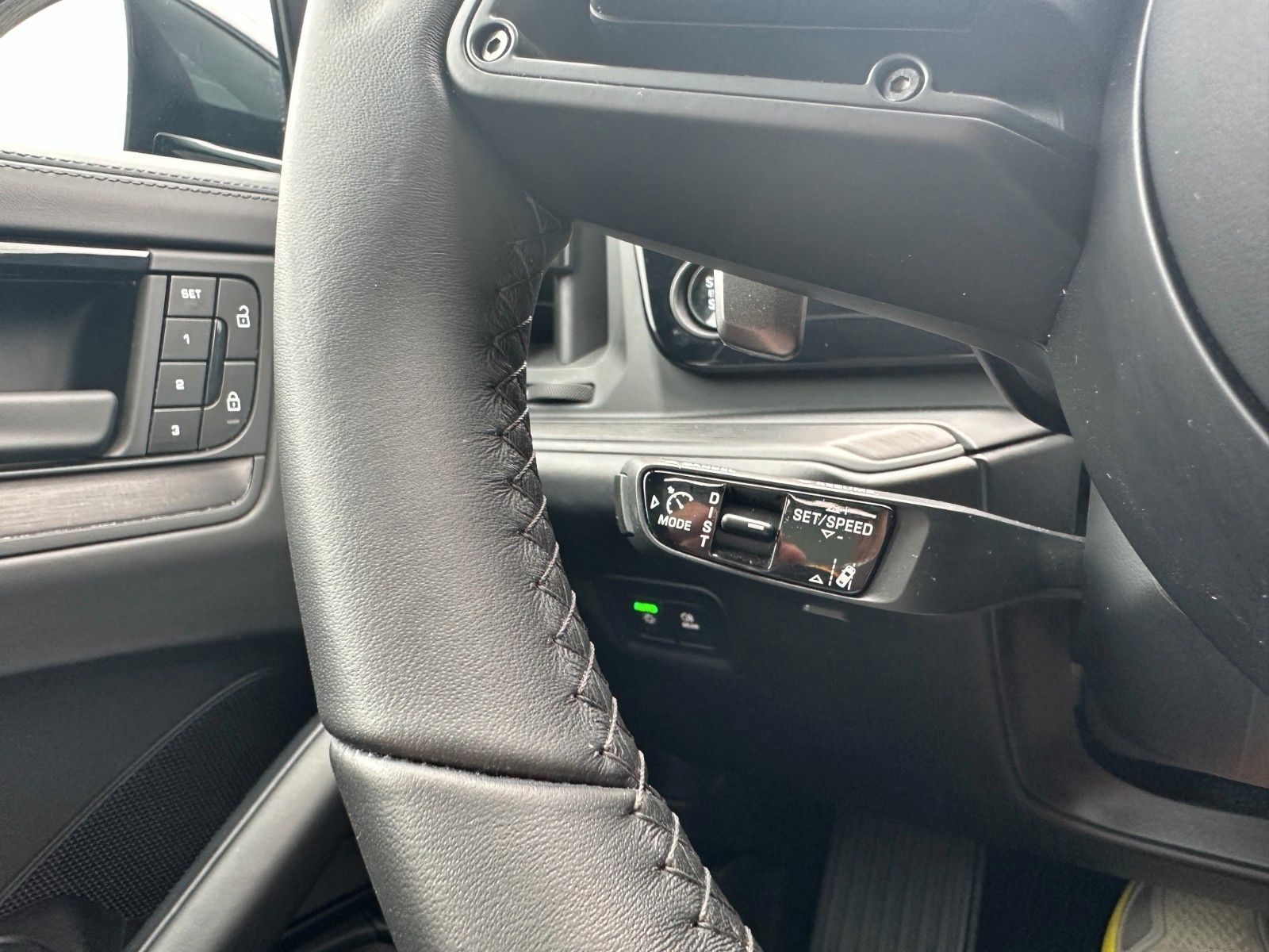 Fahrzeugabbildung Porsche Cayenne GTS ACC,PANO,BOSE,LUFT,AHK,SPORTCRP,Usw