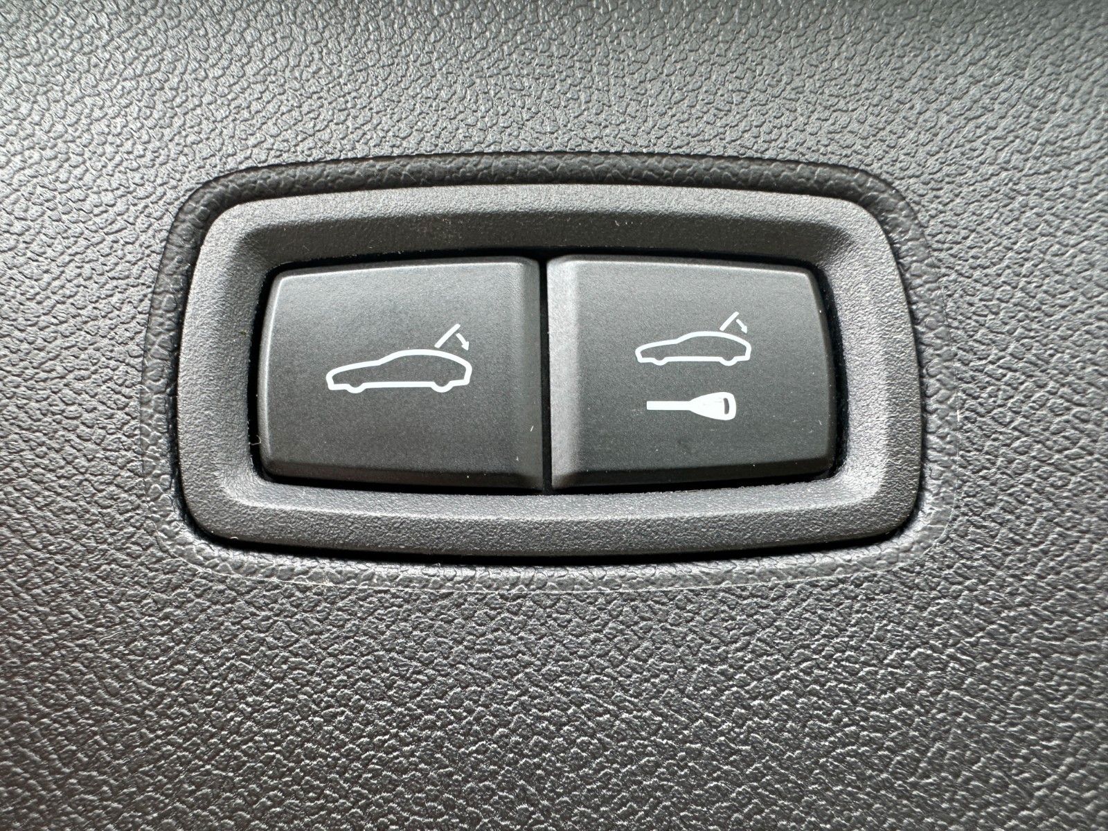 Fahrzeugabbildung Porsche Cayenne GTS ACC,PANO,BOSE,LUFT,AHK,SPORTCRP,Usw