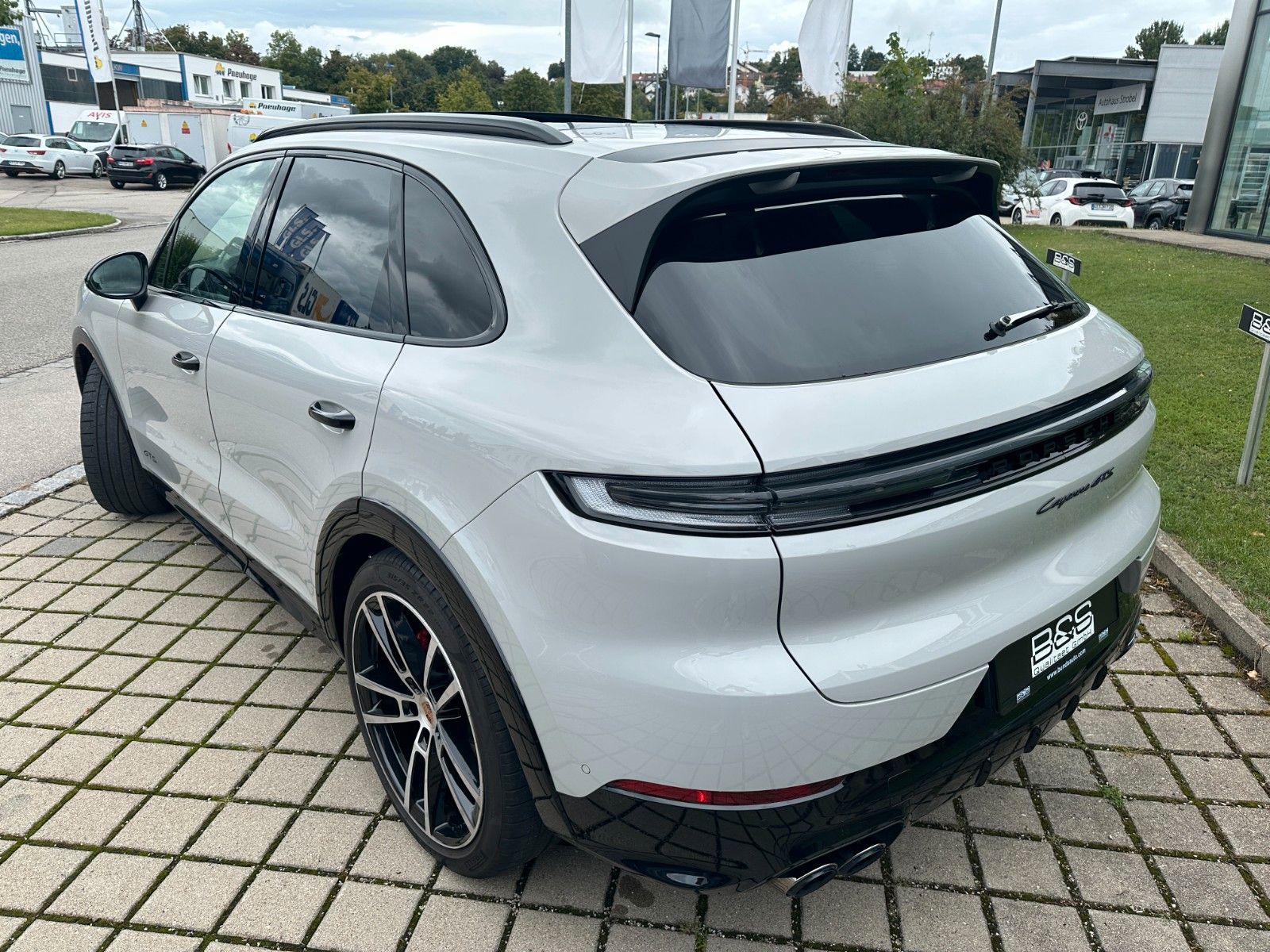 Fahrzeugabbildung Porsche Cayenne GTS ACC,PANO,BOSE,LUFT,AHK,SPORTCRP,Usw
