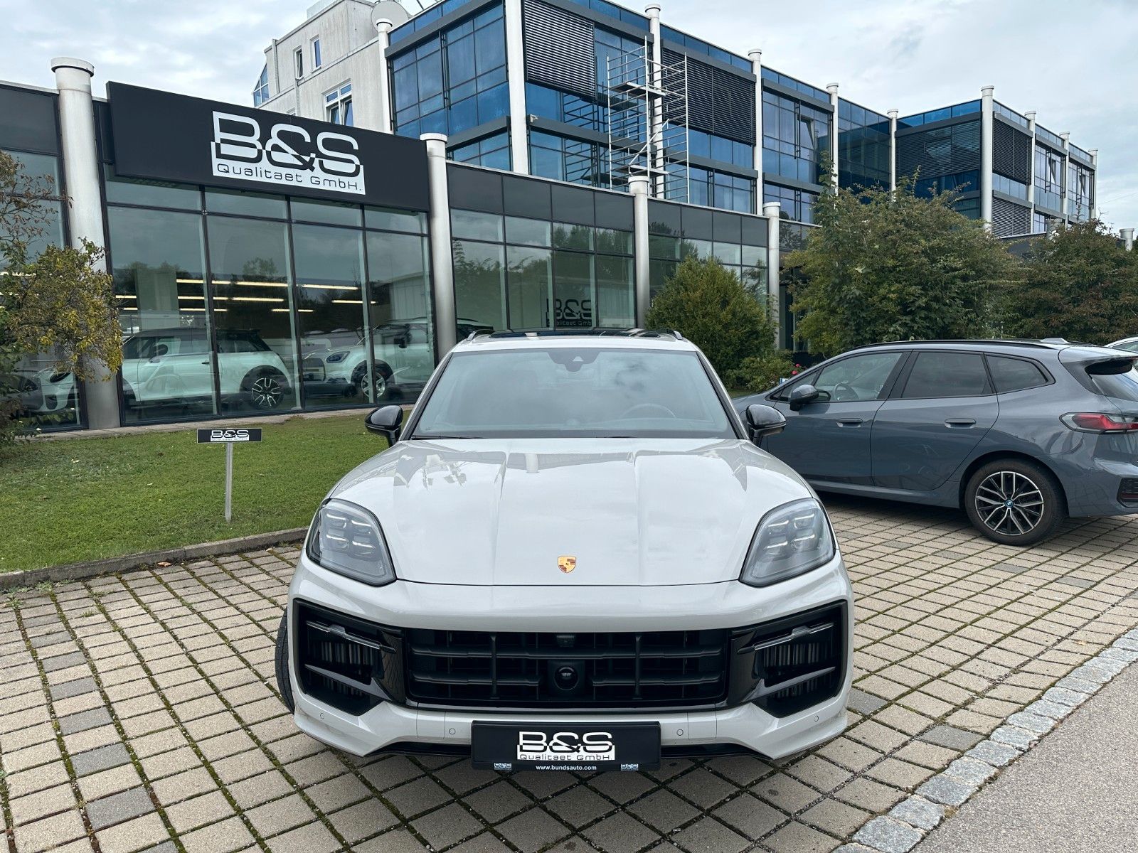 Fahrzeugabbildung Porsche Cayenne GTS ACC,PANO,BOSE,LUFT,AHK,SPORTCRP,Usw