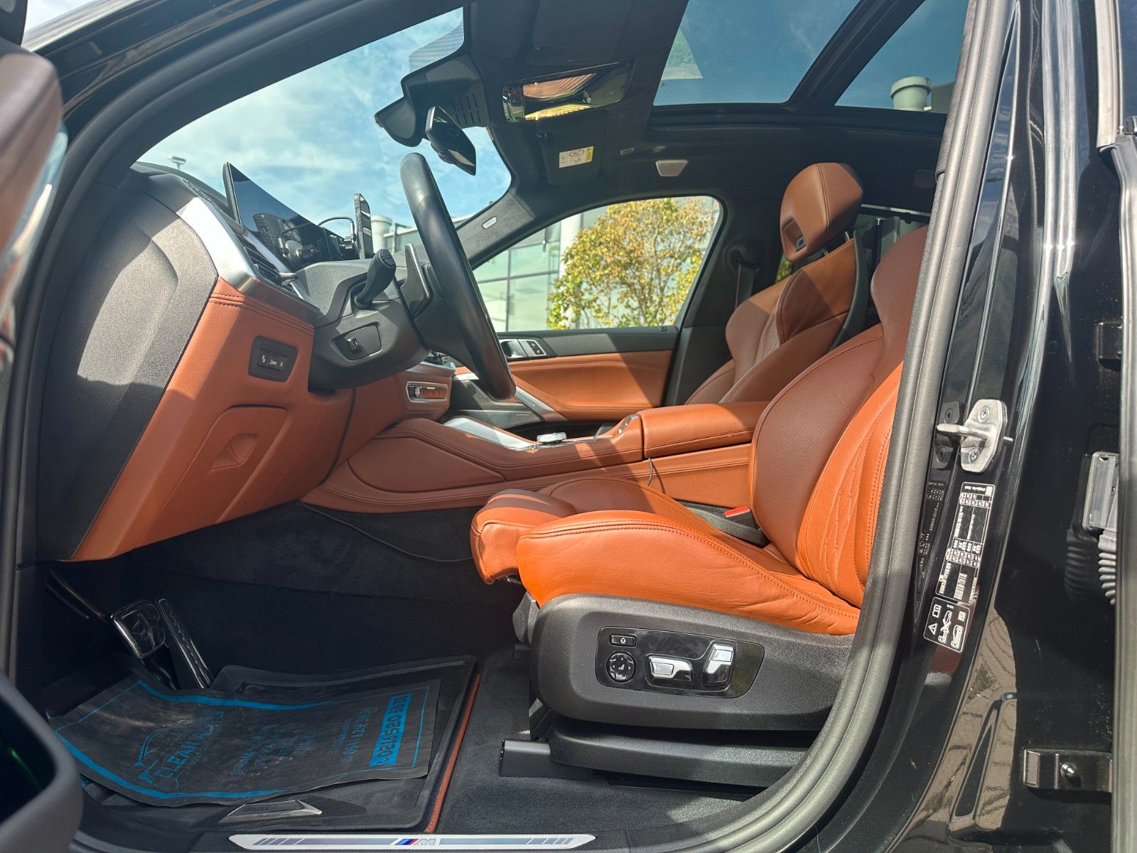 Fahrzeugabbildung BMW X6 40d xDrive MSport ACC,HUD,SKYL,B&W,LUFT,AHK..