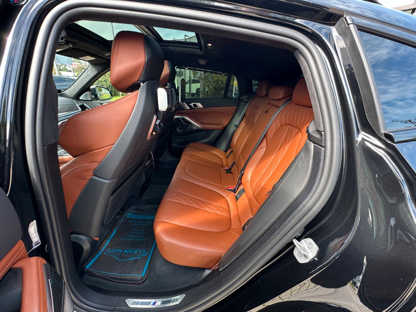 Fahrzeugabbildung BMW X6 40d xDrive MSport ACC,HUD,SKYL,B&W,LUFT,AHK..