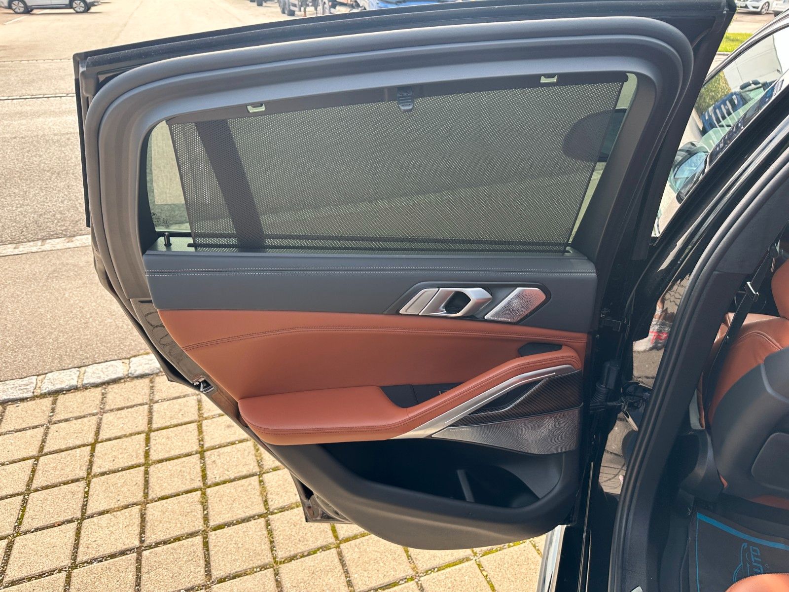 Fahrzeugabbildung BMW X6 40d xDrive MSport ACC,HUD,SKYL,B&W,LUFT,AHK..