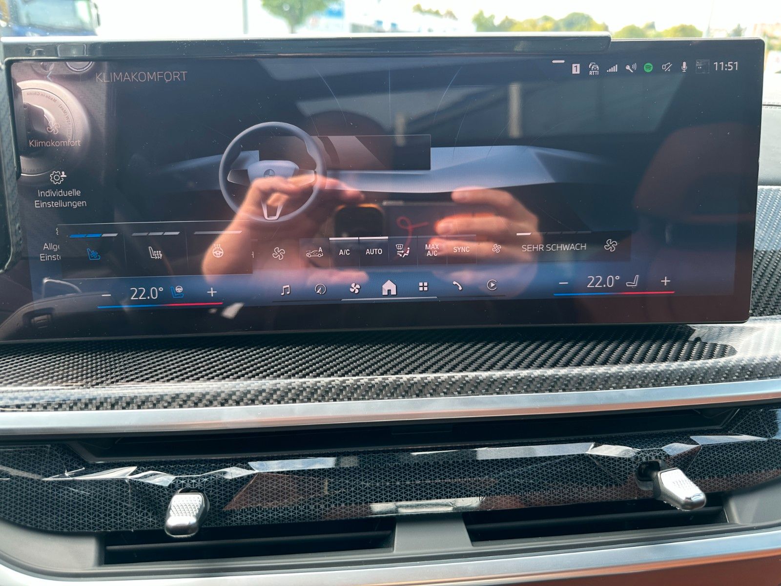Fahrzeugabbildung BMW X6 40d xDrive MSport ACC,HUD,SKYL,B&W,LUFT,AHK..
