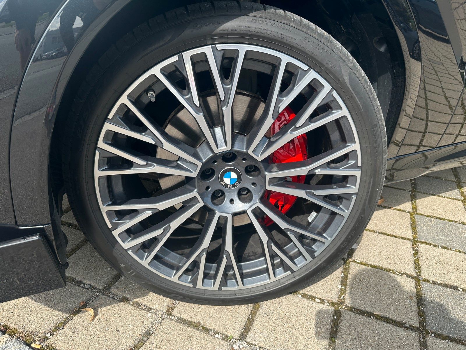 Fahrzeugabbildung BMW X6 40d xDrive MSport ACC,HUD,SKYL,B&W,LUFT,AHK..
