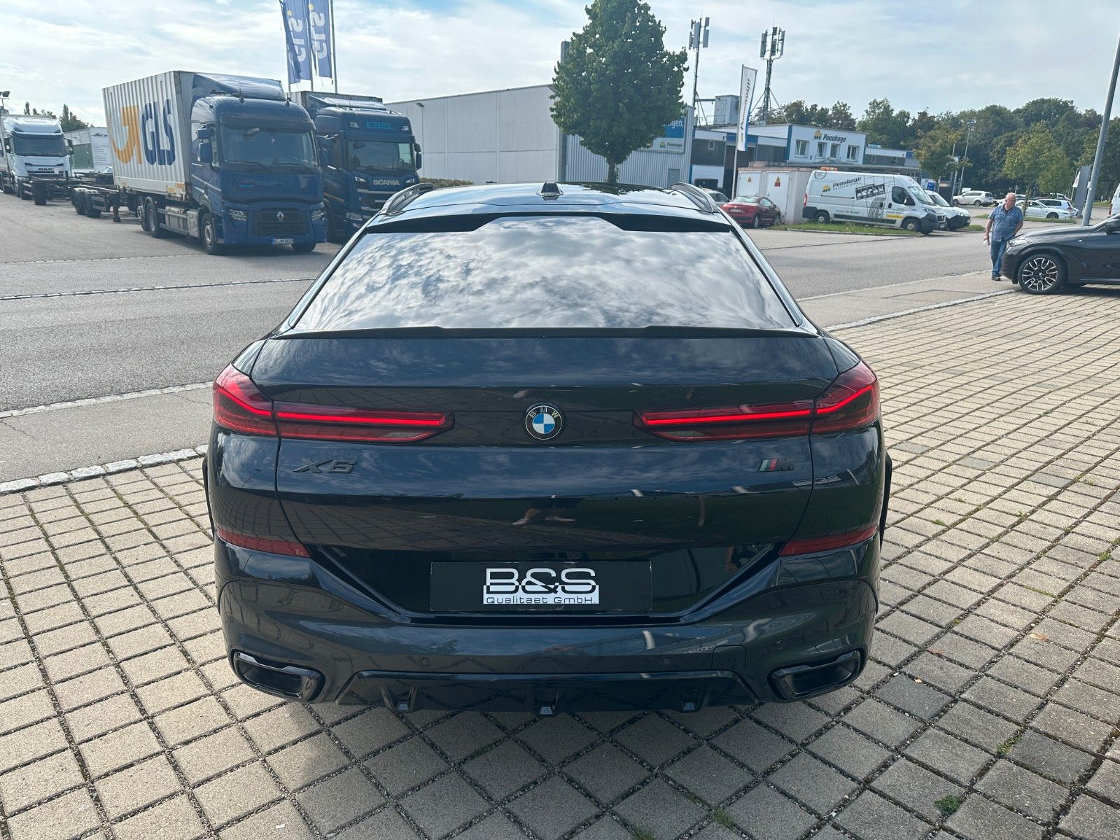 Fahrzeugabbildung BMW X6 40d xDrive MSport ACC,HUD,SKYL,B&W,LUFT,AHK..