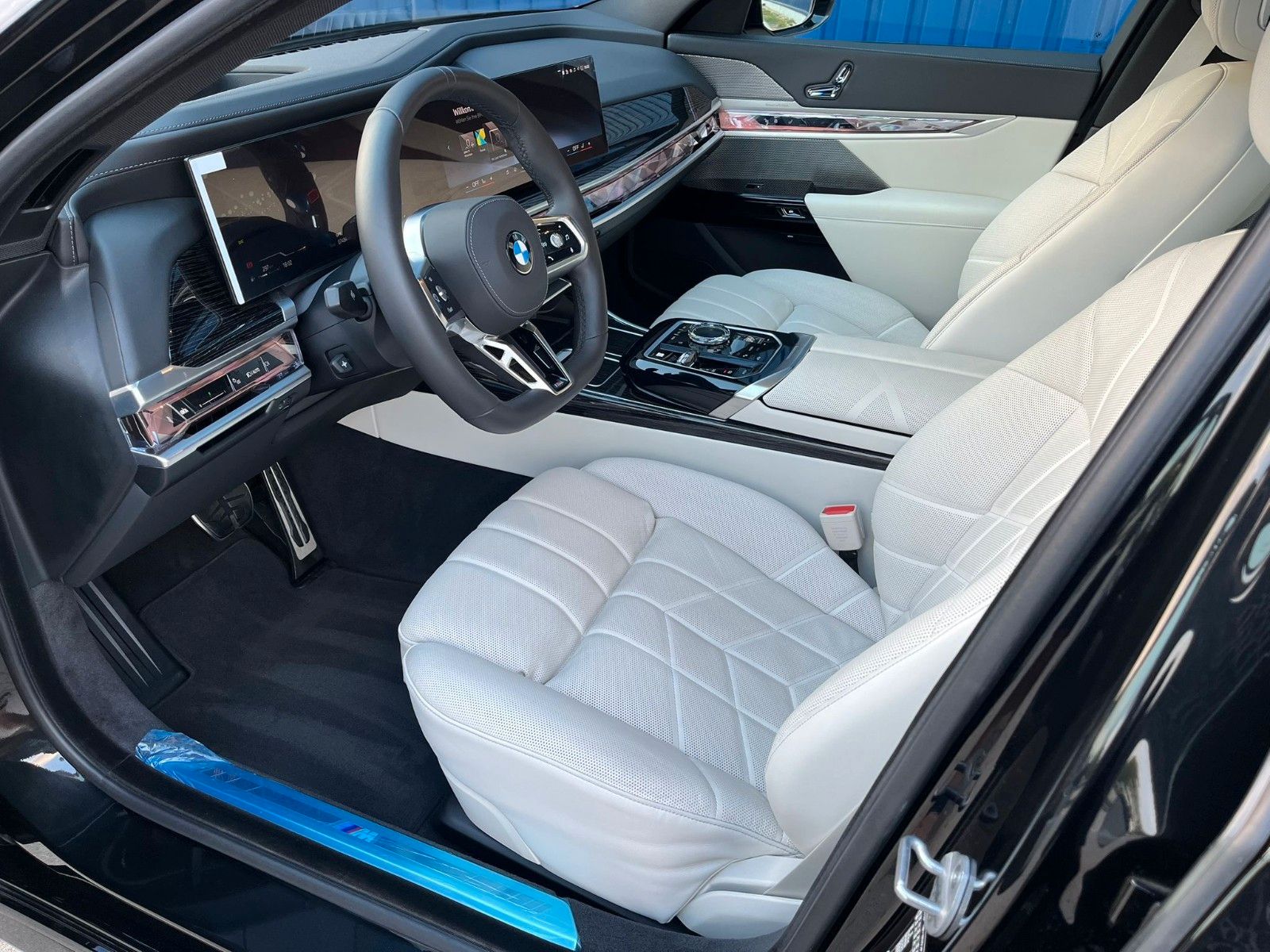 Fahrzeugabbildung BMW 740d xDrive MSport ACC,Tv,Sky,Aut.Tür,Executive.
