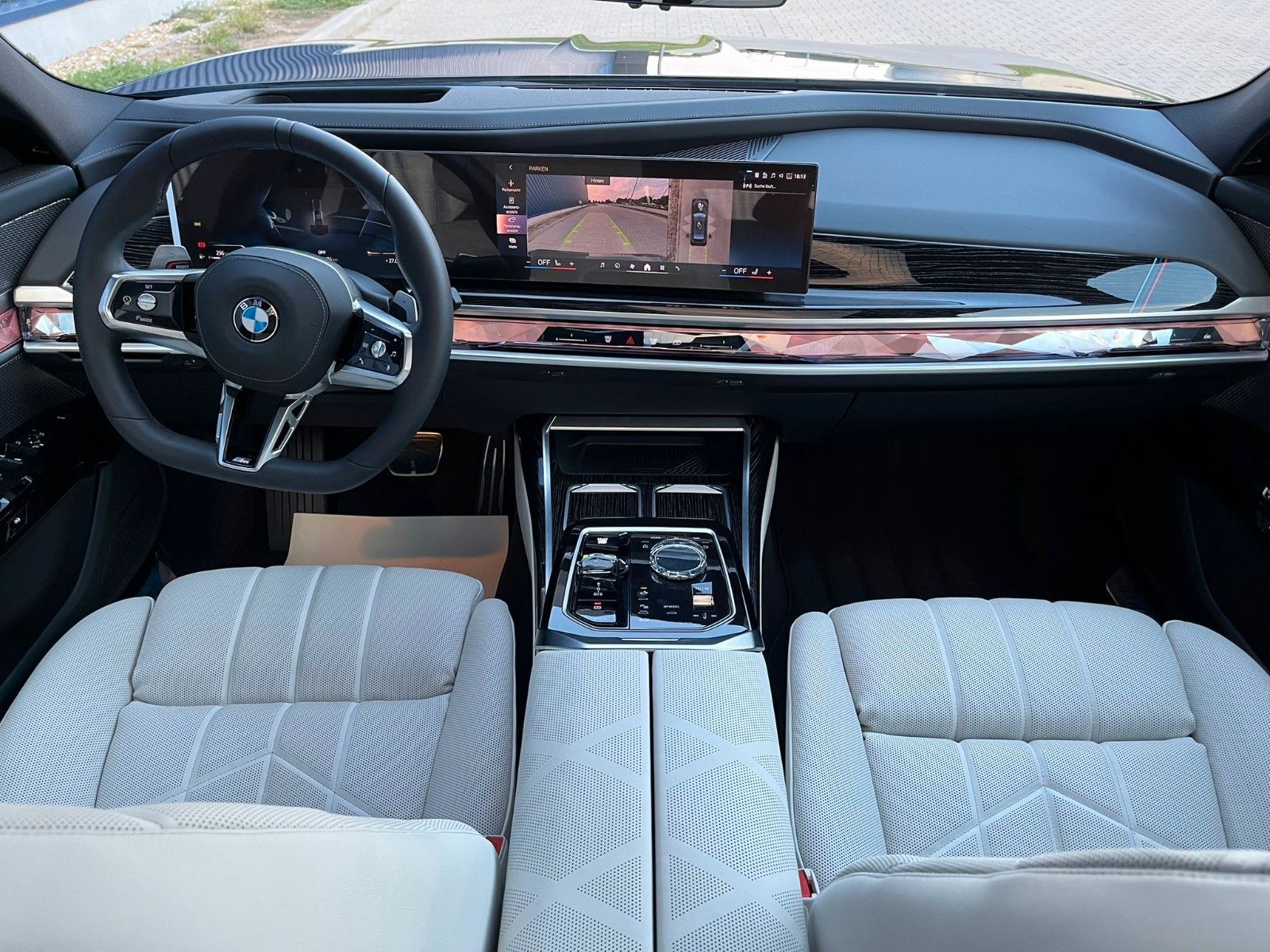 Fahrzeugabbildung BMW 740d xDrive MSport ACC,Tv,Sky,Aut.Tür,Executive.
