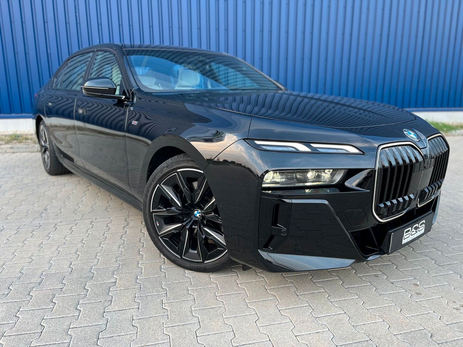 Fahrzeugabbildung BMW 740d xDrive MSport ACC,Tv,Sky,Aut.Tür,Executive.