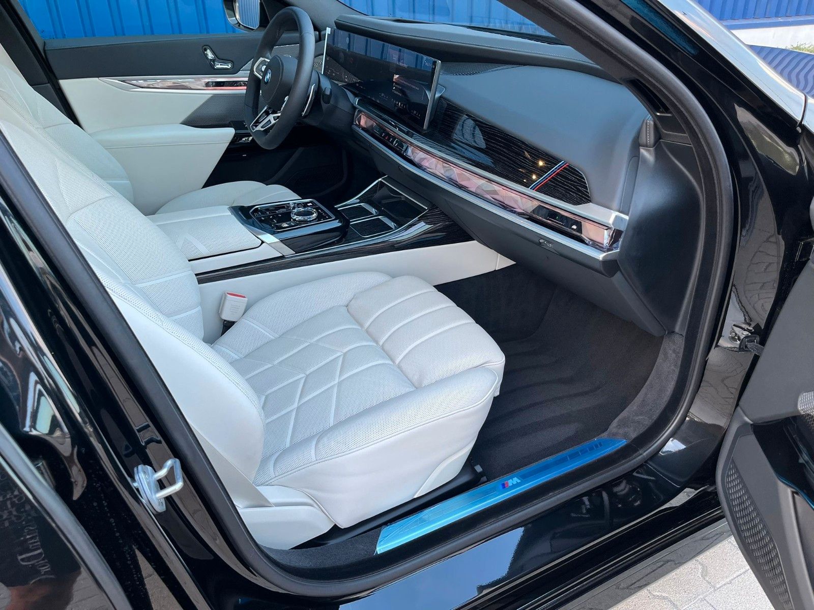 Fahrzeugabbildung BMW 740d xDrive MSport ACC,Tv,Sky,Aut.Tür,Executive.