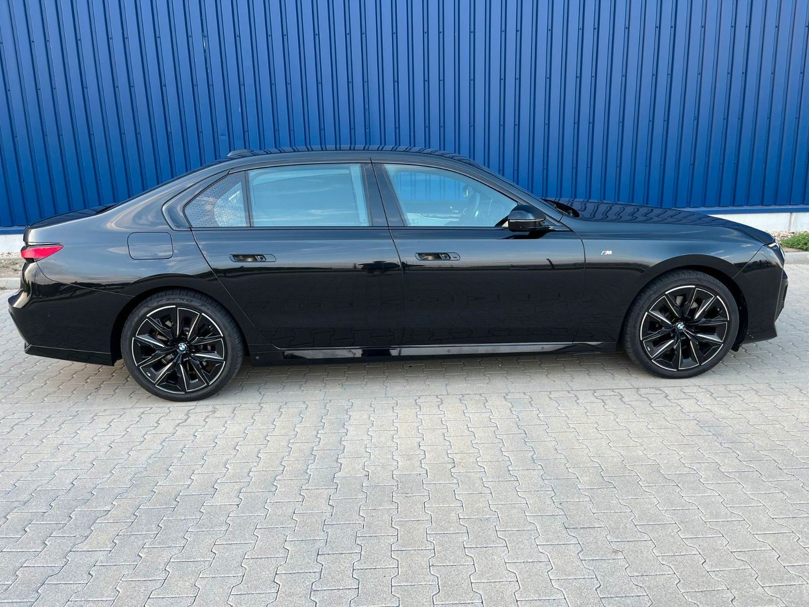 Fahrzeugabbildung BMW 740d xDrive MSport ACC,Tv,Sky,Aut.Tür,Executive.