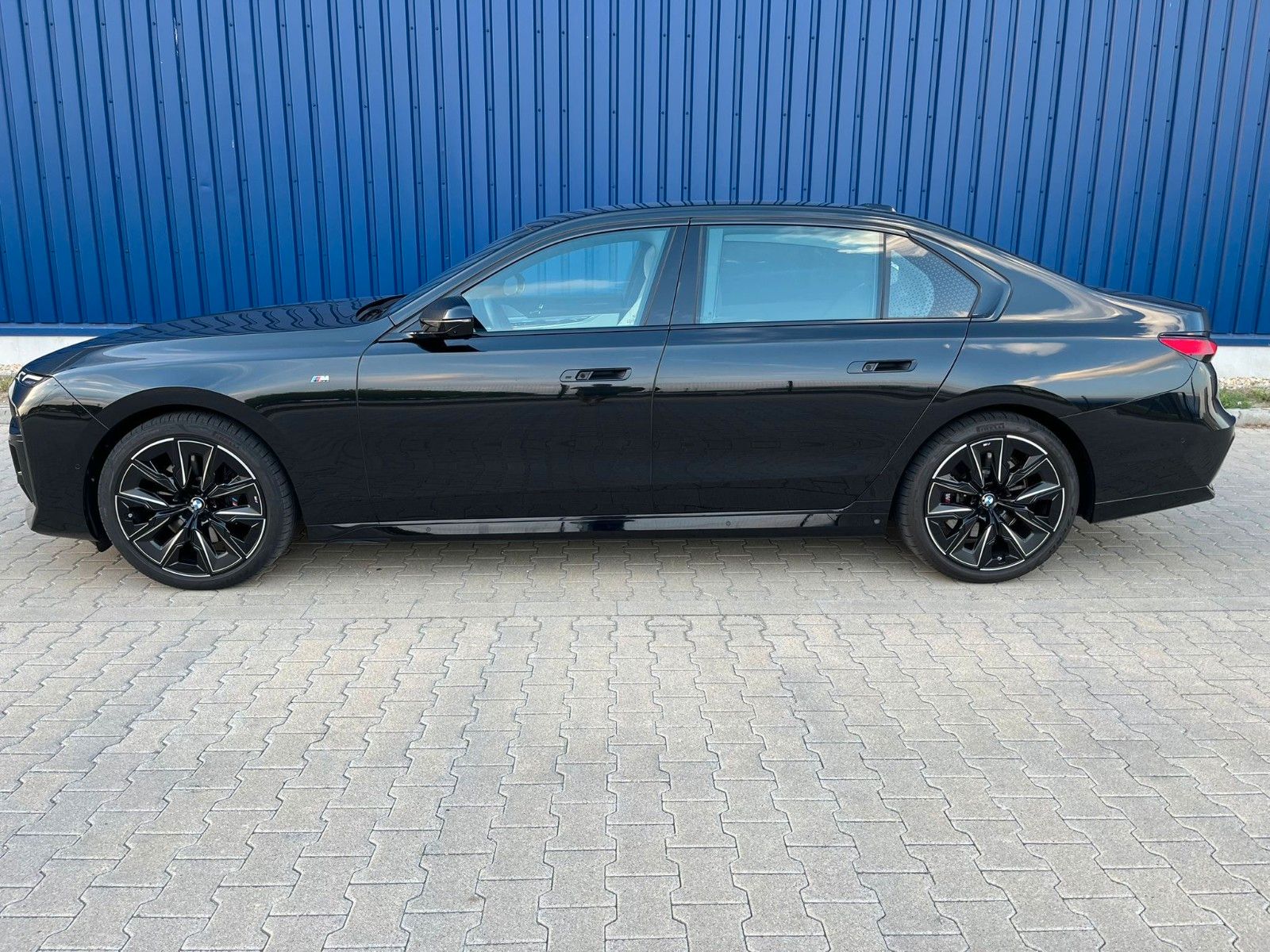 Fahrzeugabbildung BMW 740d xDrive MSport ACC,Tv,Sky,Aut.Tür,Executive.