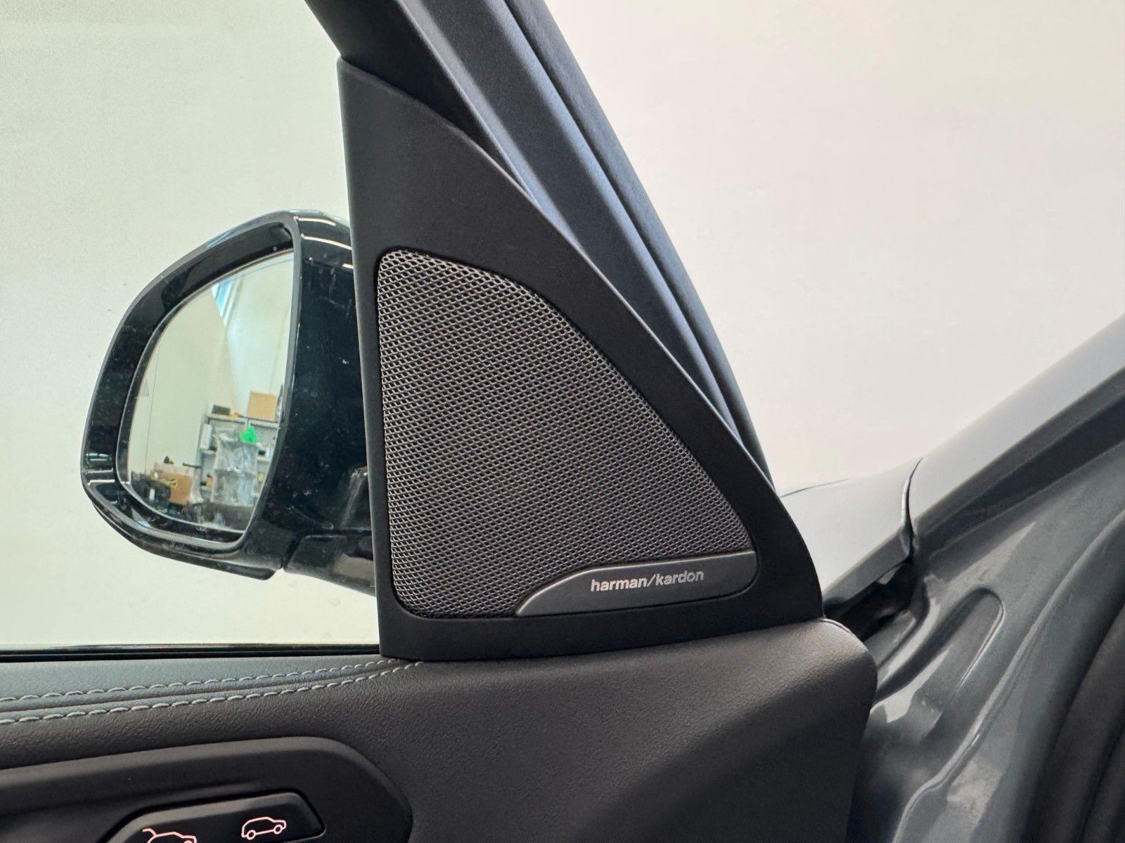 Fahrzeugabbildung BMW X6 30d xDrive MSport ACC.HUD,HARMAN,PANO,LUFT,..