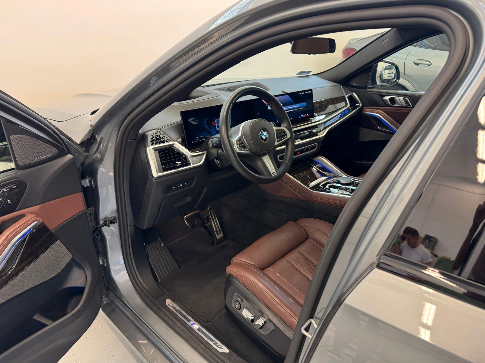 Fahrzeugabbildung BMW X6 30d xDrive MSport ACC.HUD,HARMAN,PANO,LUFT,..