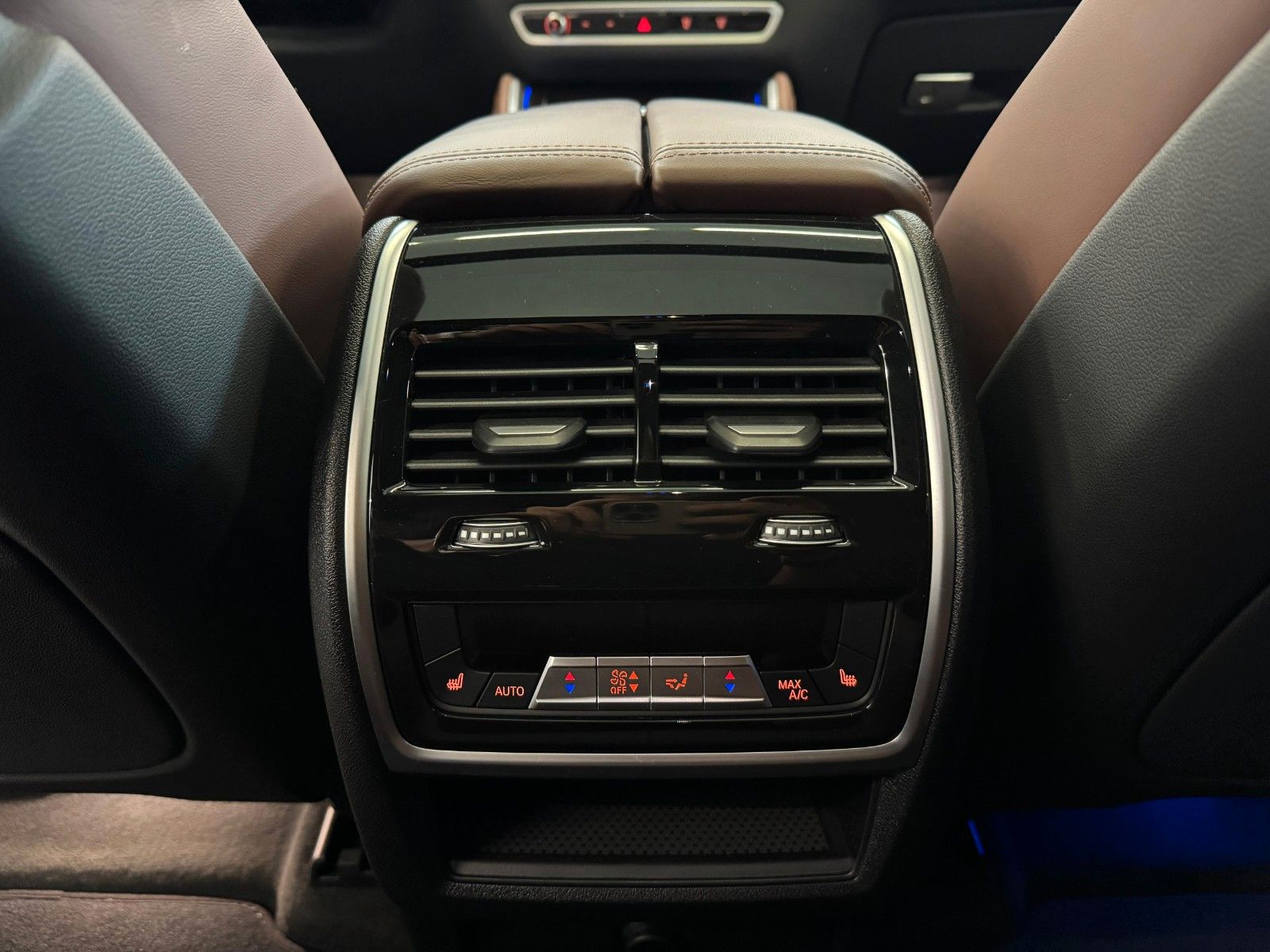 Fahrzeugabbildung BMW X6 30d xDrive MSport ACC.HUD,HARMAN,PANO,LUFT,..