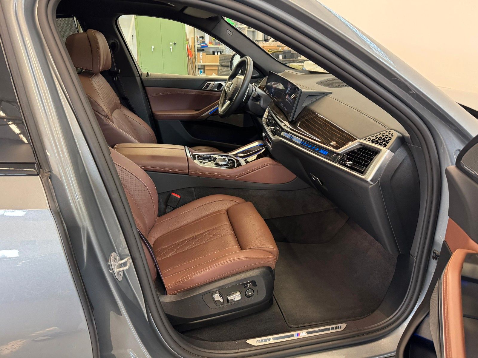 Fahrzeugabbildung BMW X6 30d xDrive MSport ACC.HUD,HARMAN,PANO,LUFT,..