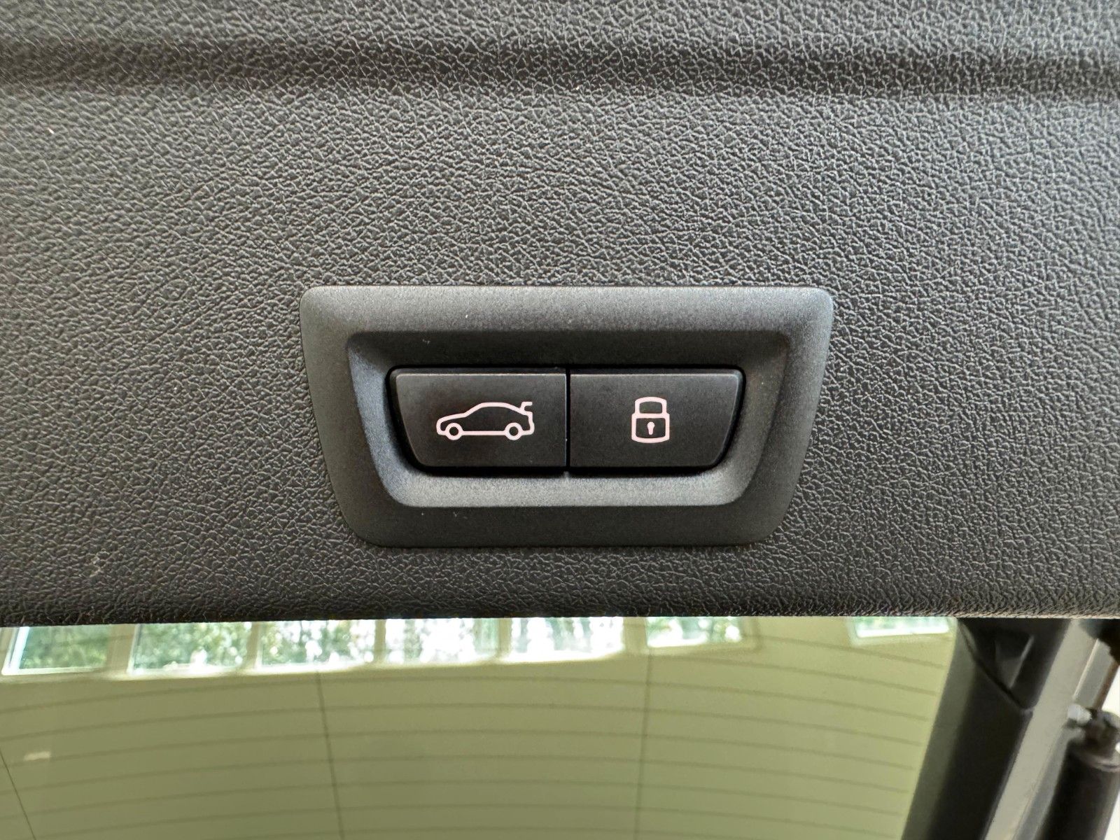 Fahrzeugabbildung BMW X6 30d xDrive MSport ACC.HUD,HARMAN,PANO,LUFT,..