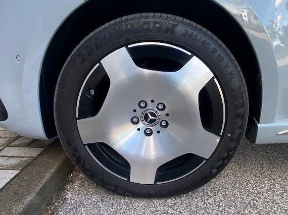 Fahrzeugabbildung Mercedes-Benz V300 d 4MATIC EXCLUSIVE lang AMG DISTR,PANO,BURM