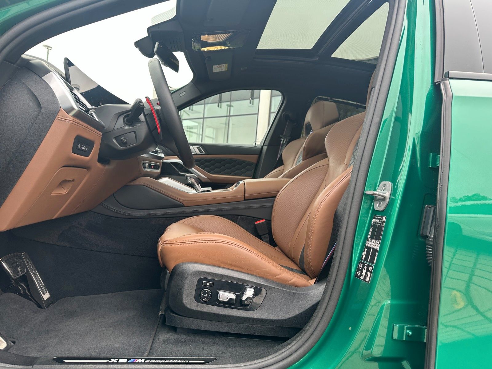 Fahrzeugabbildung BMW X6M Competition ACC,HUD,SKYL,HARMAN,SOFTCL,AHK..