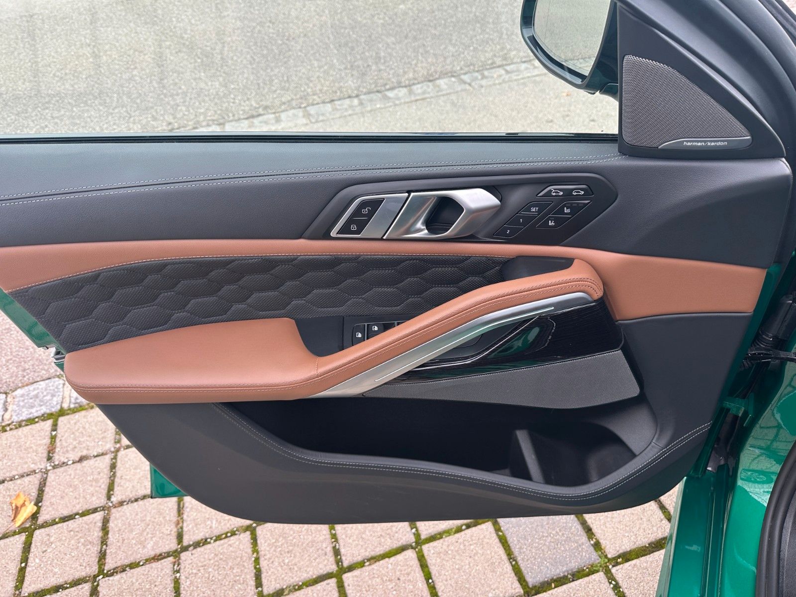 Fahrzeugabbildung BMW X6M Competition ACC,HUD,SKYL,HARMAN,SOFTCL,AHK..